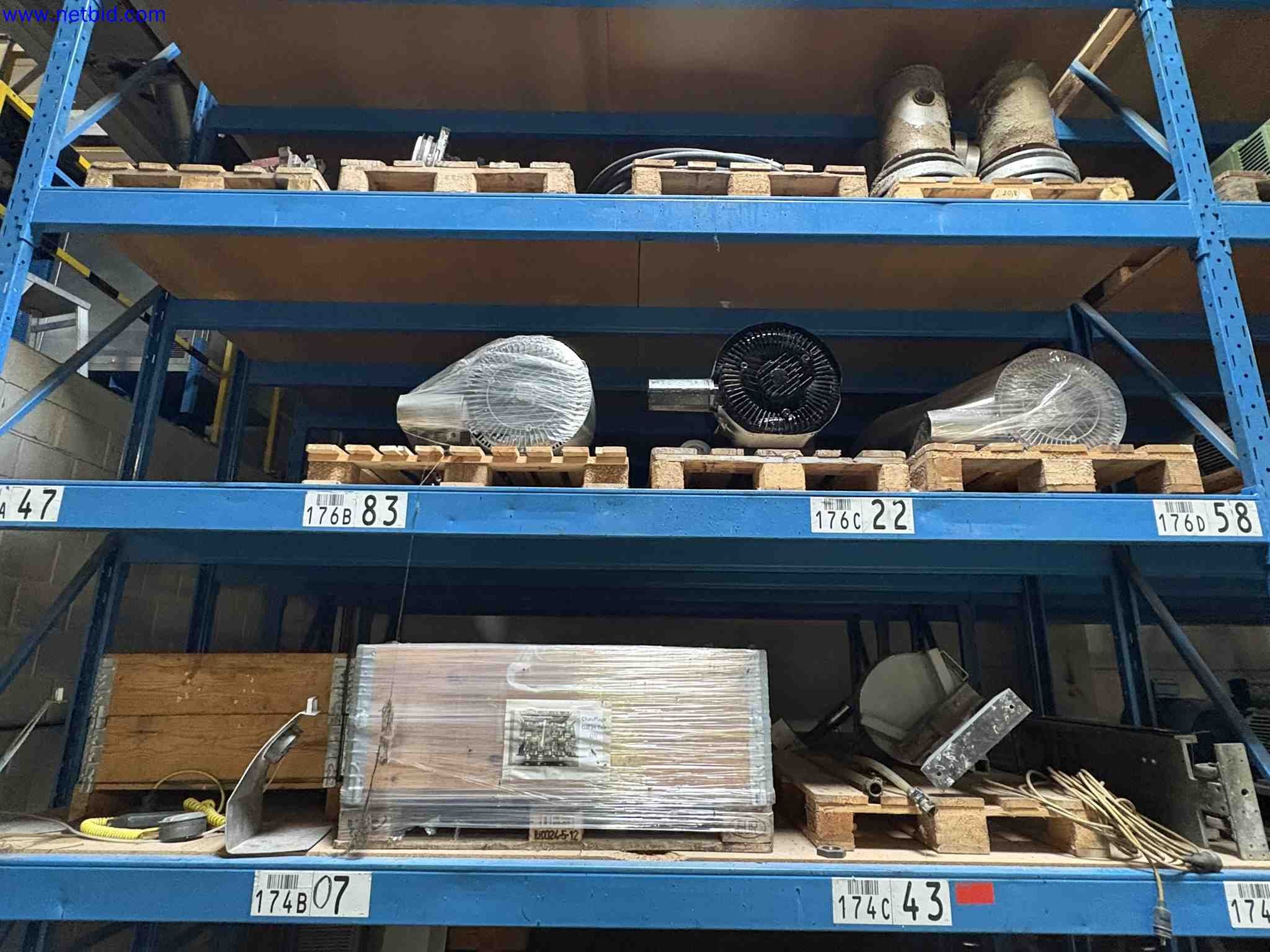 1 Set Assorted Electric Motors, Blowers and Industrial Spare Parts – foto 2 – kavel bij NetBid, Sint Baafs Vijve