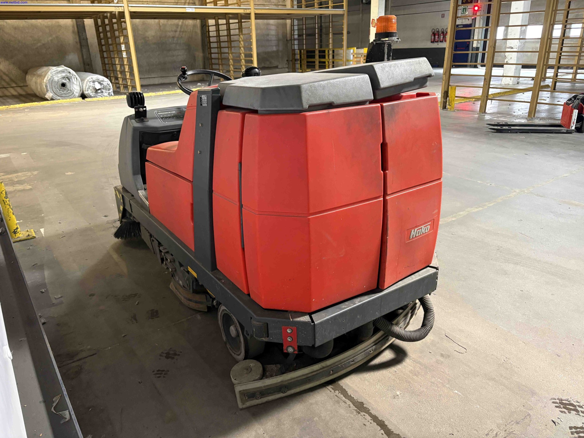 Industrial ride-on floor scrubber/dryer Hako Hakomatic B1100 – foto 4 – kavel bij NetBid, Sint Baafs Vijve
