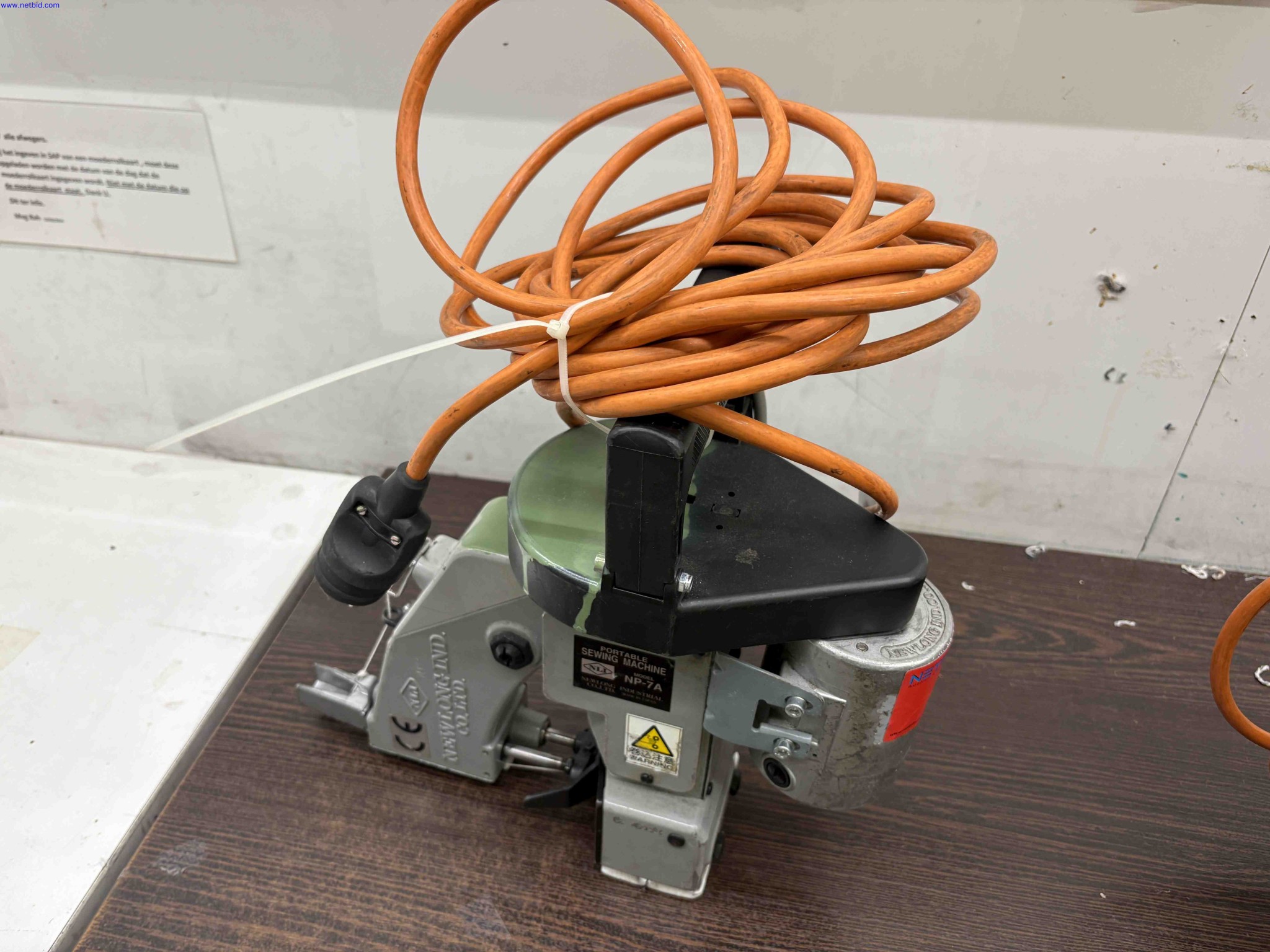 3 Portable electric sewing machines Newlong Industrial Co. Ltd. NP-7A – foto 3 – kavel bij NetBid, Sint Baafs Vijve