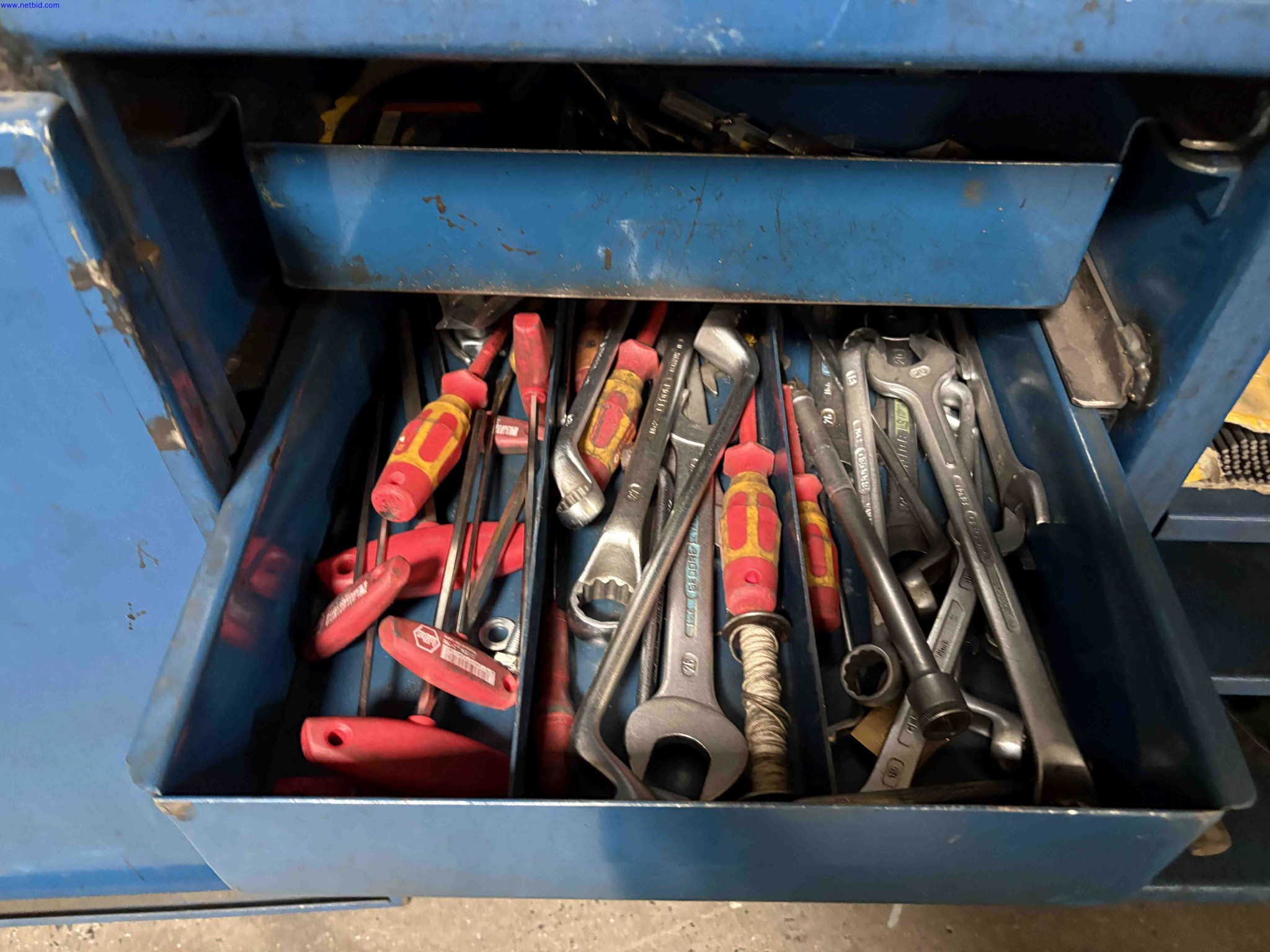 4 Mobile steel tool-storage benches – foto 14 – kavel bij NetBid, Sint Baafs Vijve