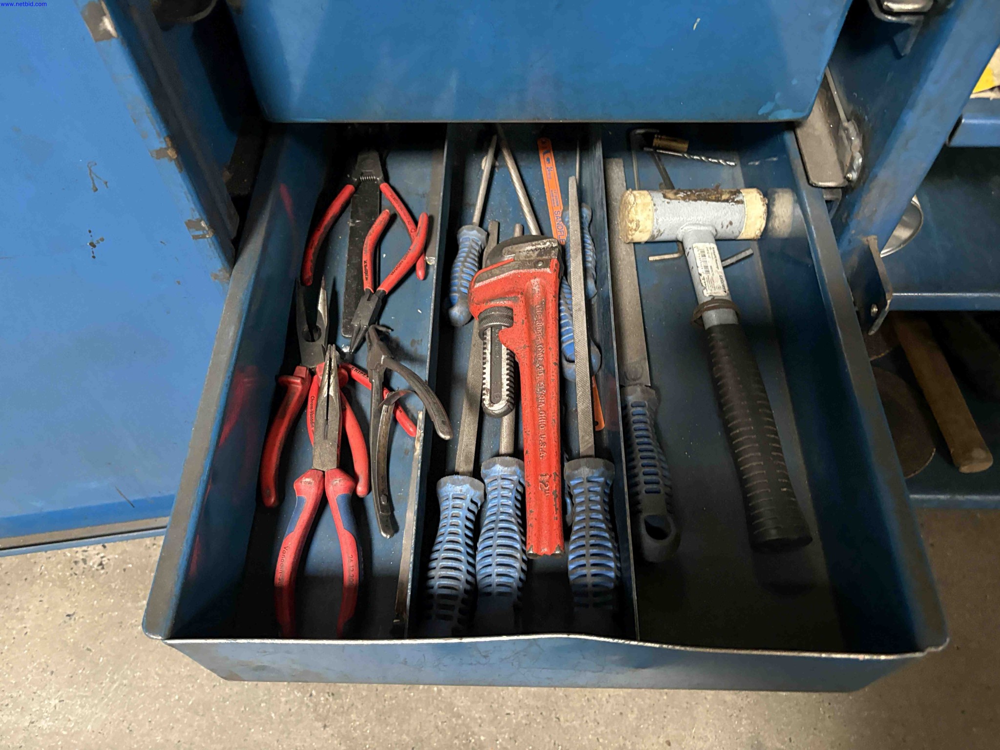 4 Mobile steel tool-storage benches – foto 15 – kavel bij NetBid, Sint Baafs Vijve