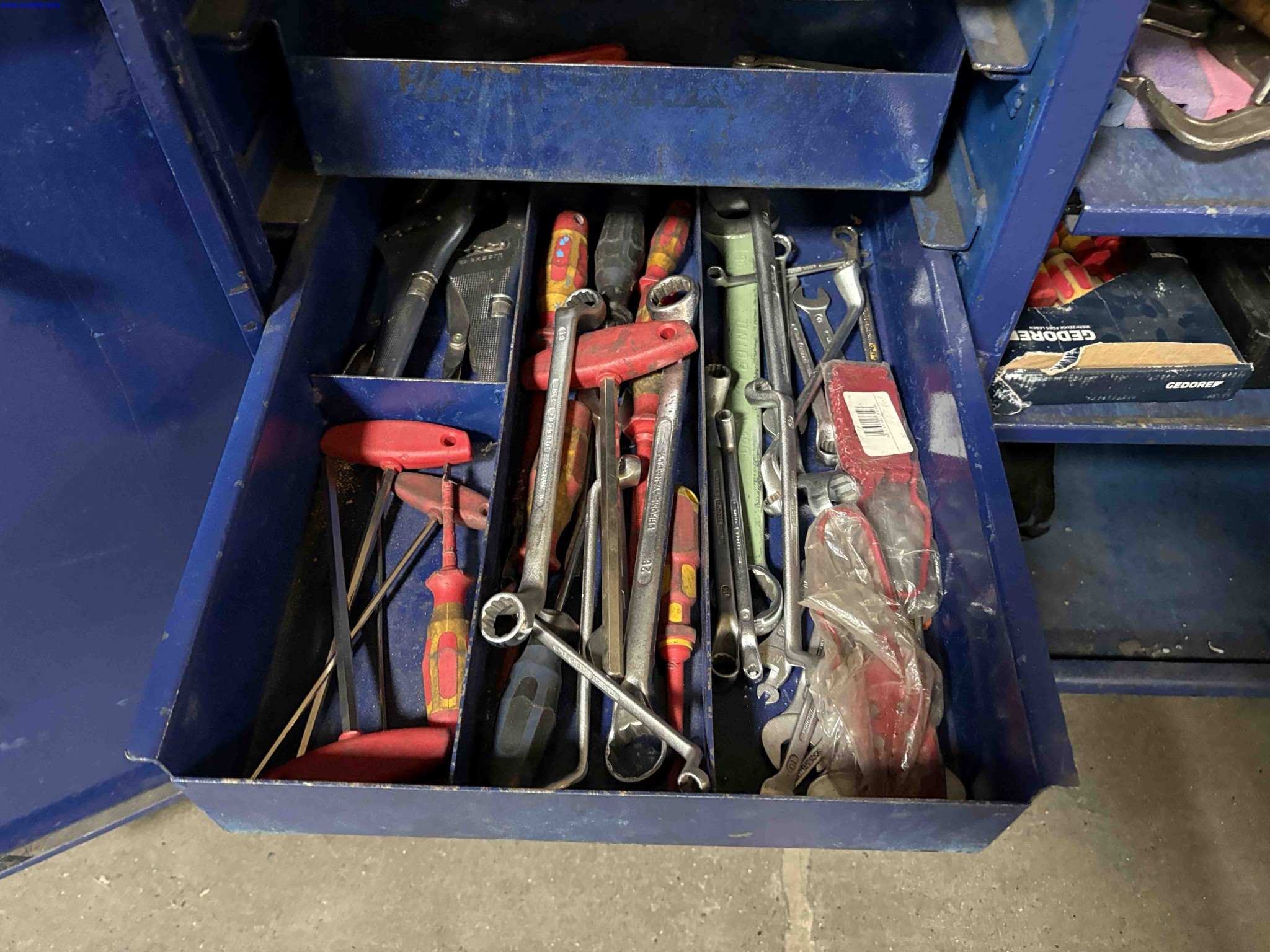4 Mobile steel tool-storage benches – foto 20 – kavel bij NetBid, Sint Baafs Vijve