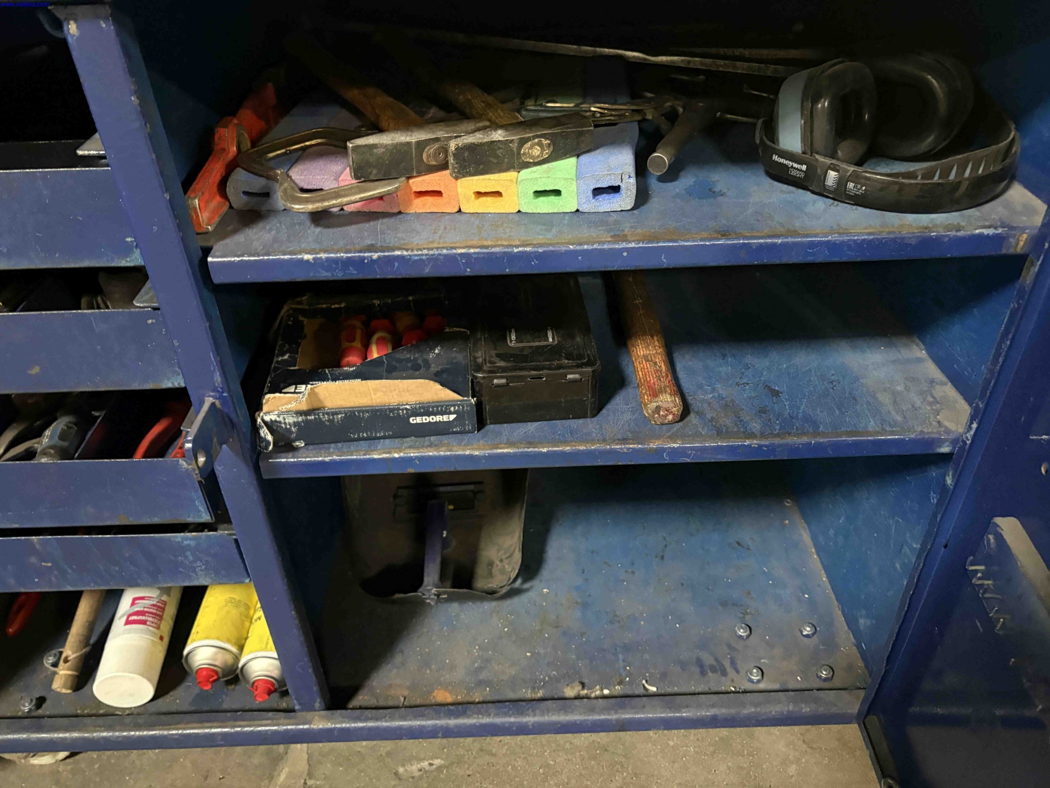 4 Mobile steel tool-storage benches – foto 23 – kavel bij NetBid, Sint Baafs Vijve