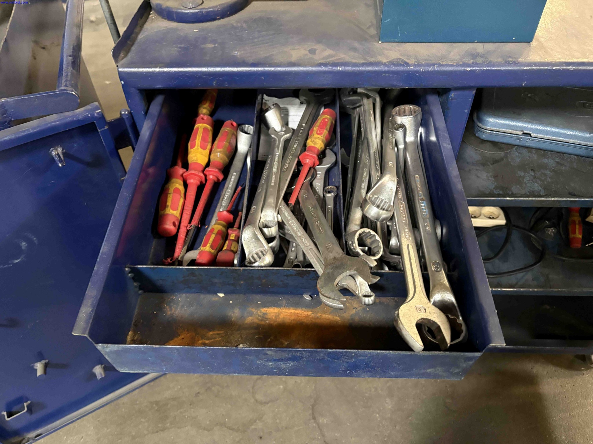 4 Mobile steel tool-storage benches – foto 26 – kavel bij NetBid, Sint Baafs Vijve