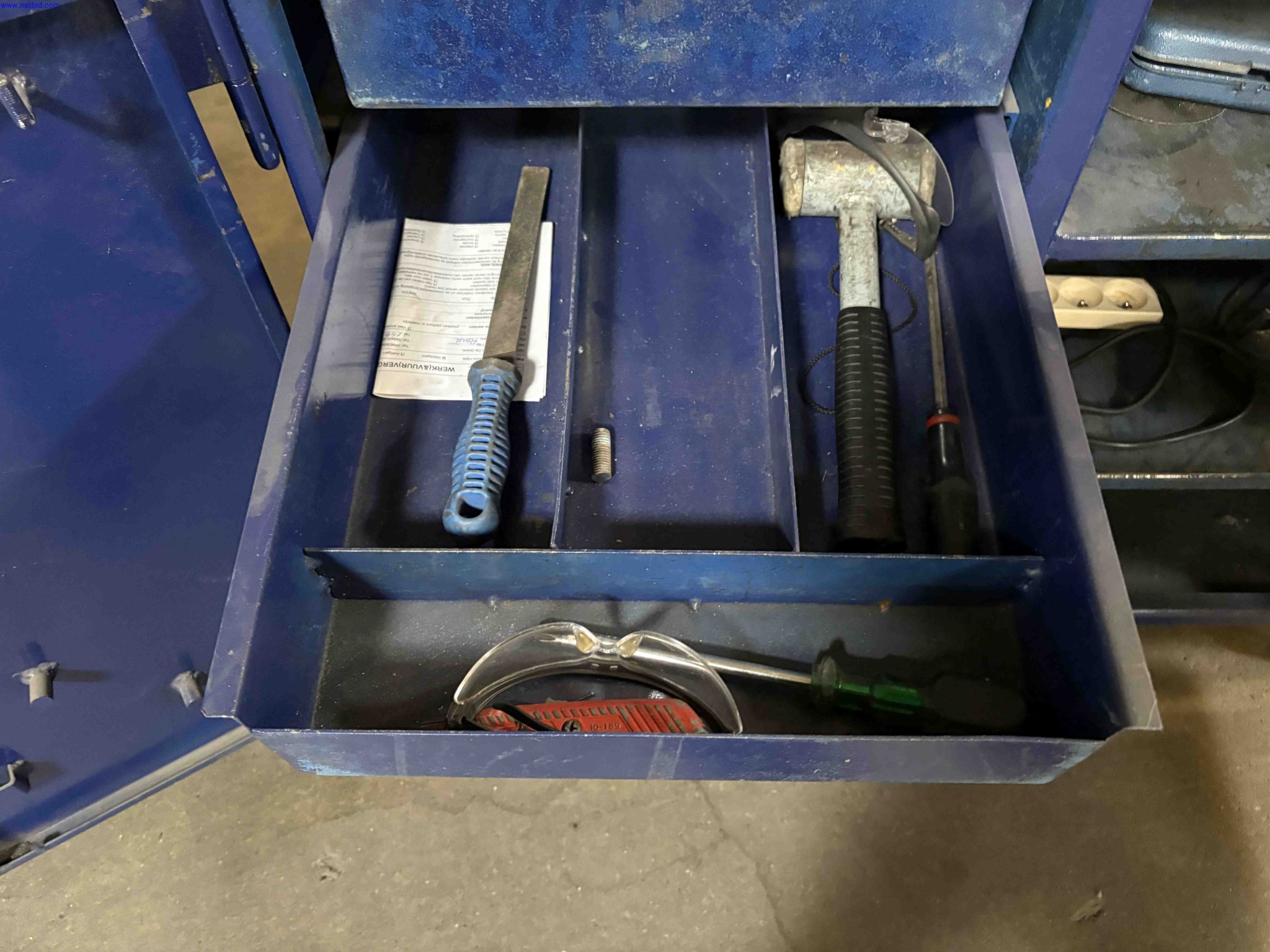 4 Mobile steel tool-storage benches – foto 27 – kavel bij NetBid, Sint Baafs Vijve
