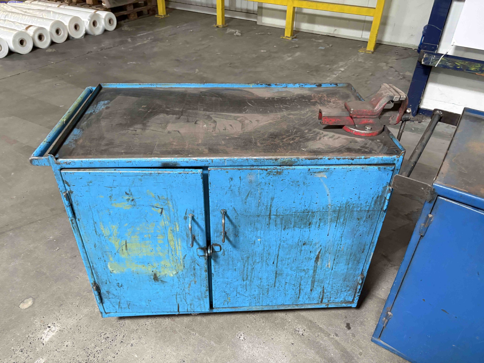 4 Mobile steel tool-storage benches – foto 5 – kavel bij NetBid, Sint Baafs Vijve