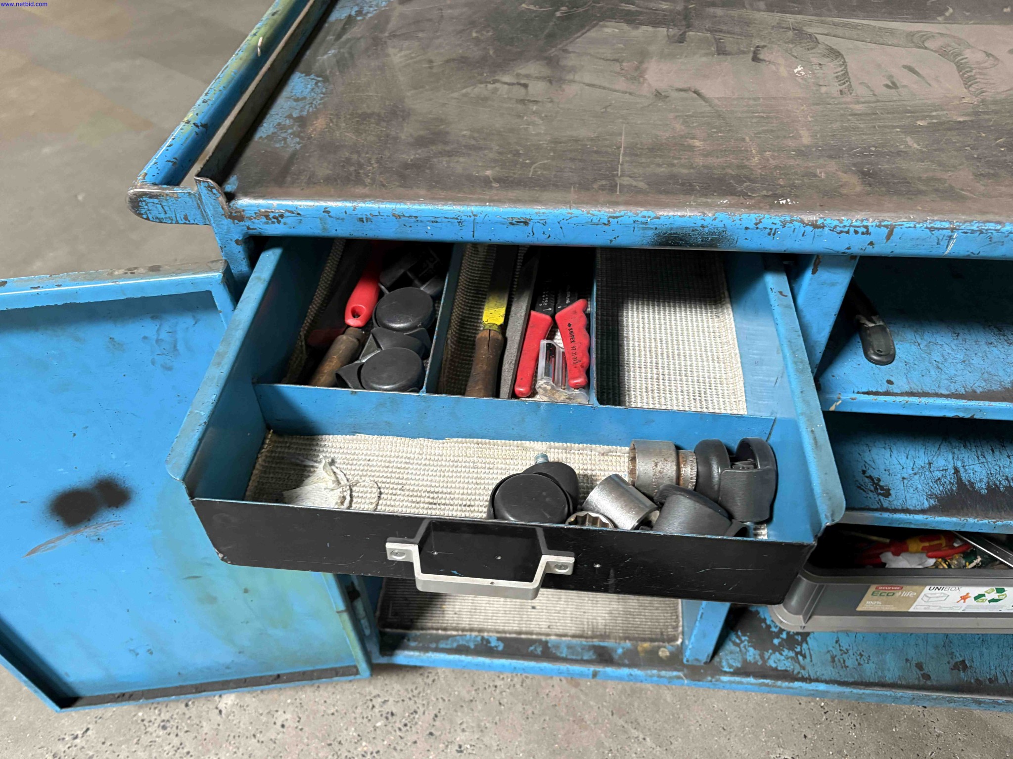 4 Mobile steel tool-storage benches – foto 7 – kavel bij NetBid, Sint Baafs Vijve