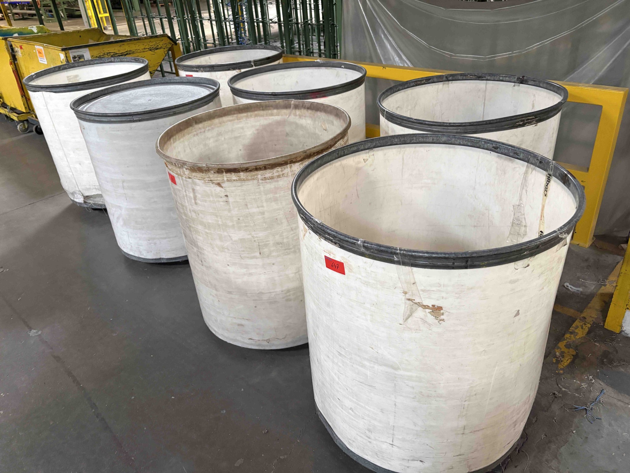 7 Polyurethane Plastic barrels – foto 3 – kavel bij NetBid, Sint Baafs Vijve