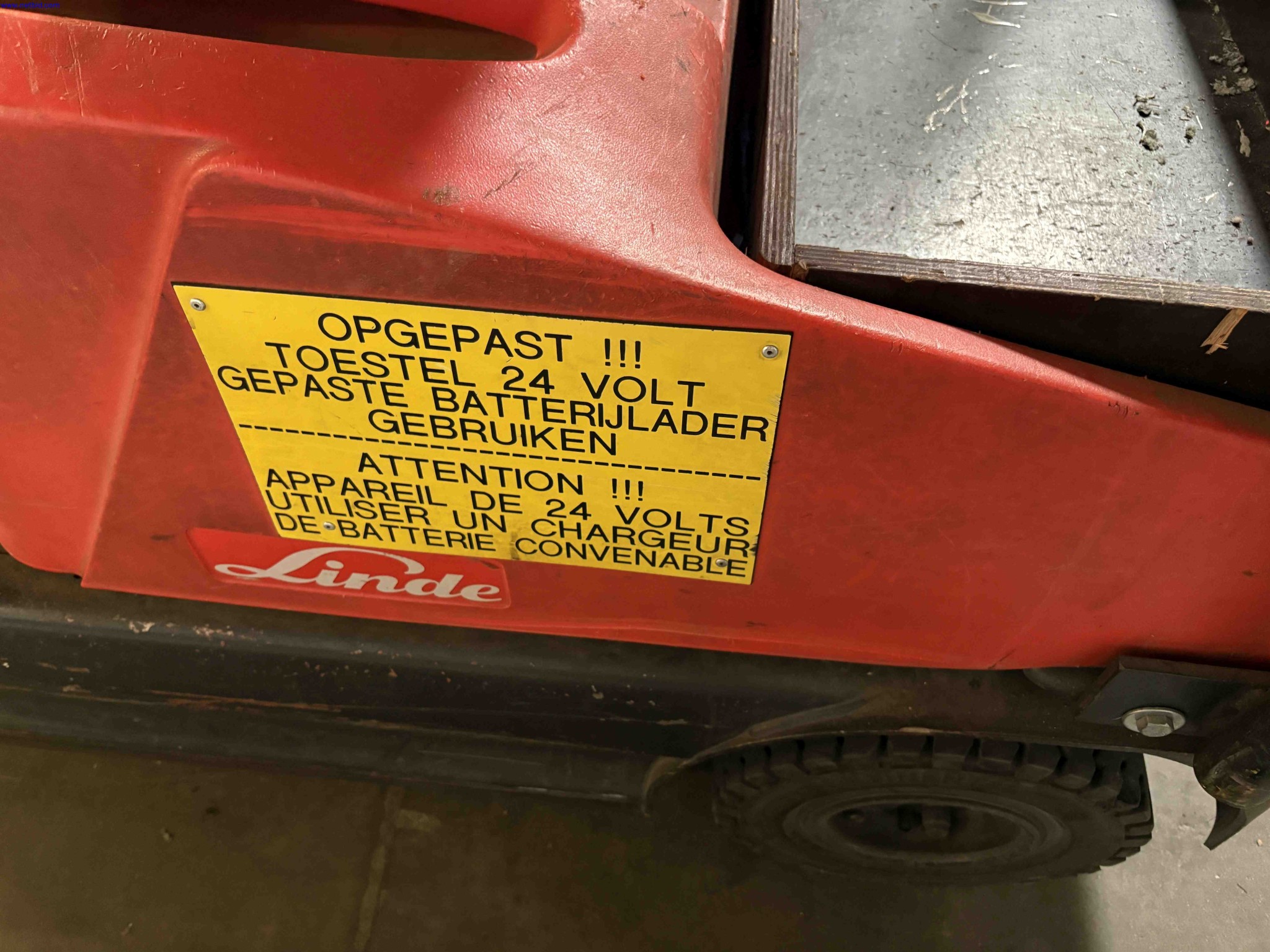 Battery-electric ride-on tow tractor Linde P60 – foto 11 – kavel bij NetBid, Sint Baafs Vijve