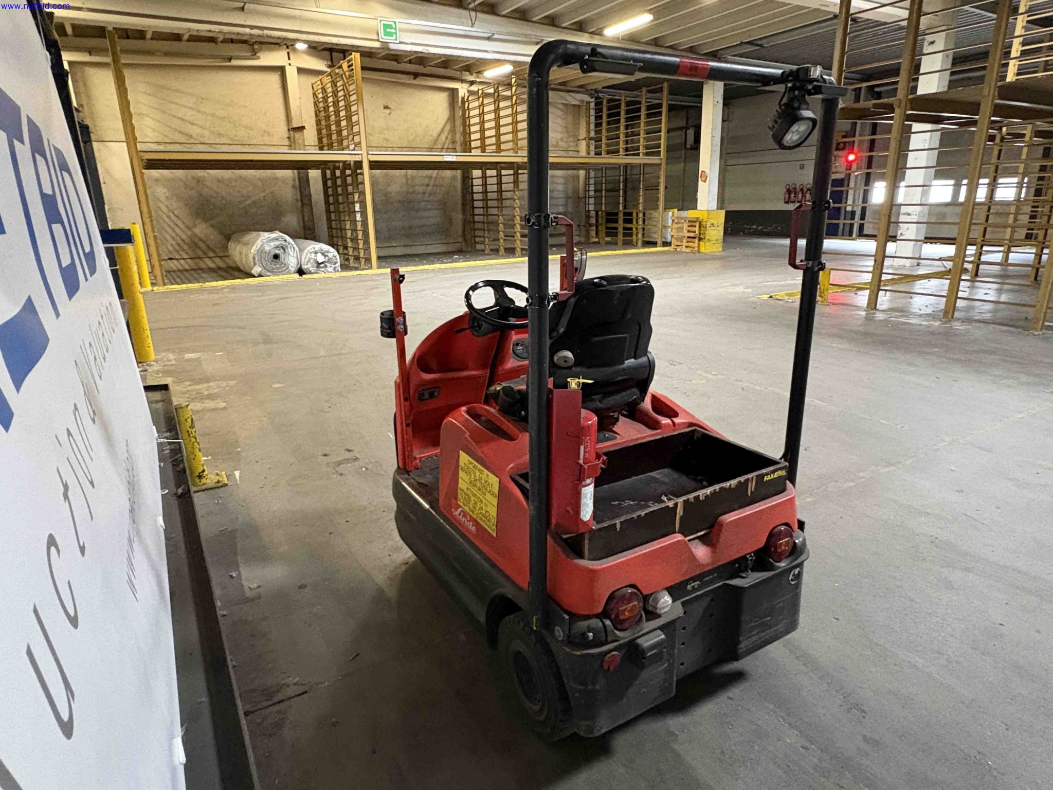 Battery-electric ride-on tow tractor Linde P60 – foto 5 – kavel bij NetBid, Sint Baafs Vijve