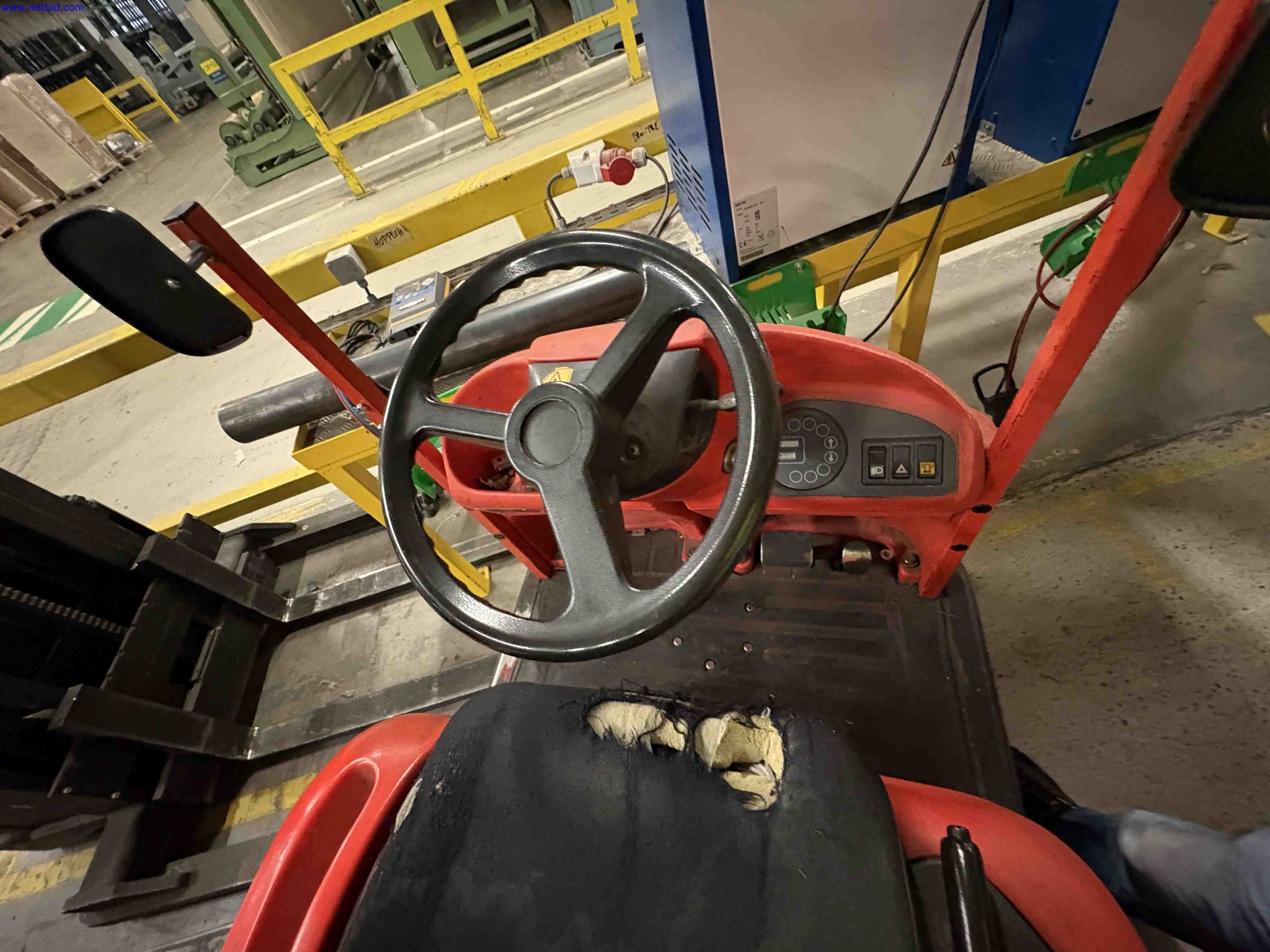 Uzavření závodu společnosti Balta Industries (Belgie) – výrobní závody výrobce koberců-10
