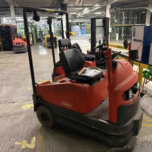 4 Bateriové elektrické tažné traktory s obsluhou Linde P60Z (2); P60 (2)