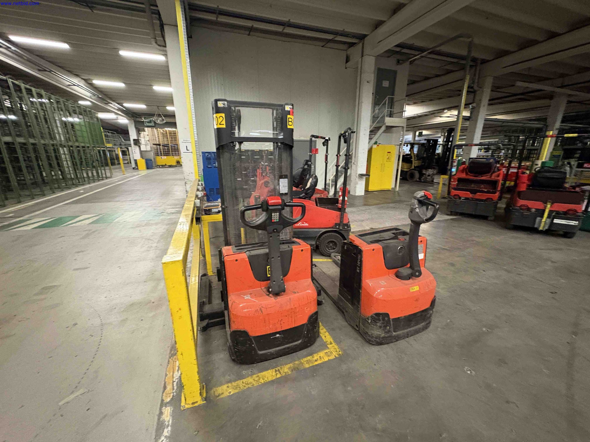 2 Battery-electric pallet stacker trucks BT Staxio; Levio LWE200 – foto 5 – kavel bij NetBid, Sint Baafs Vijve