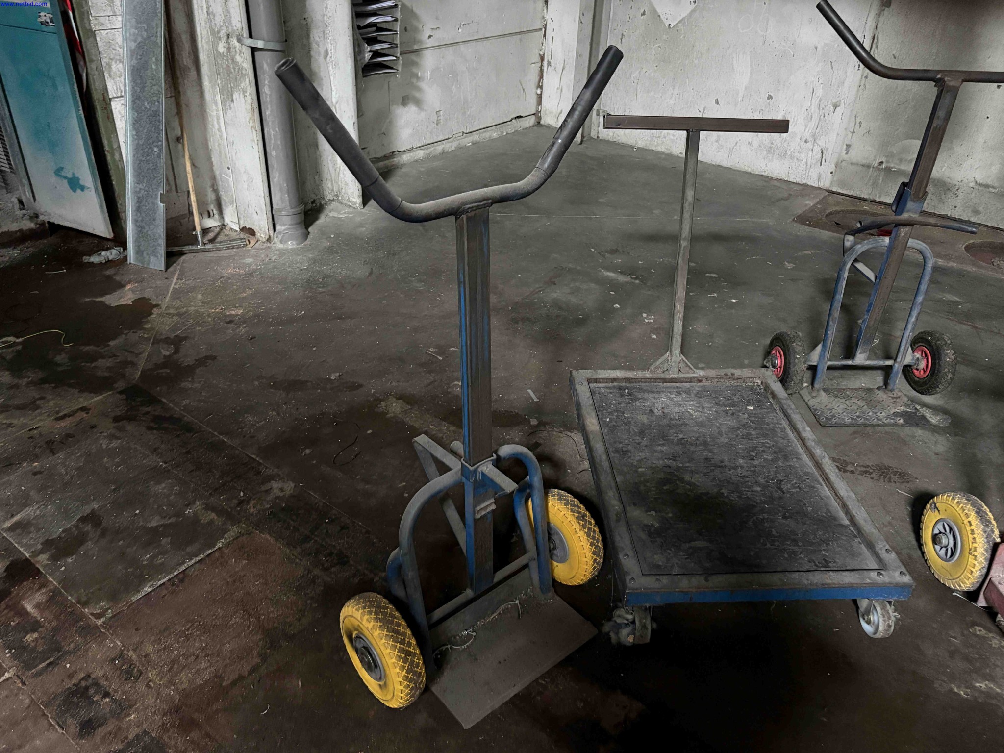 6 Warehouse material-handling trolleys – foto 2 – kavel bij NetBid, Sint Baafs Vijve