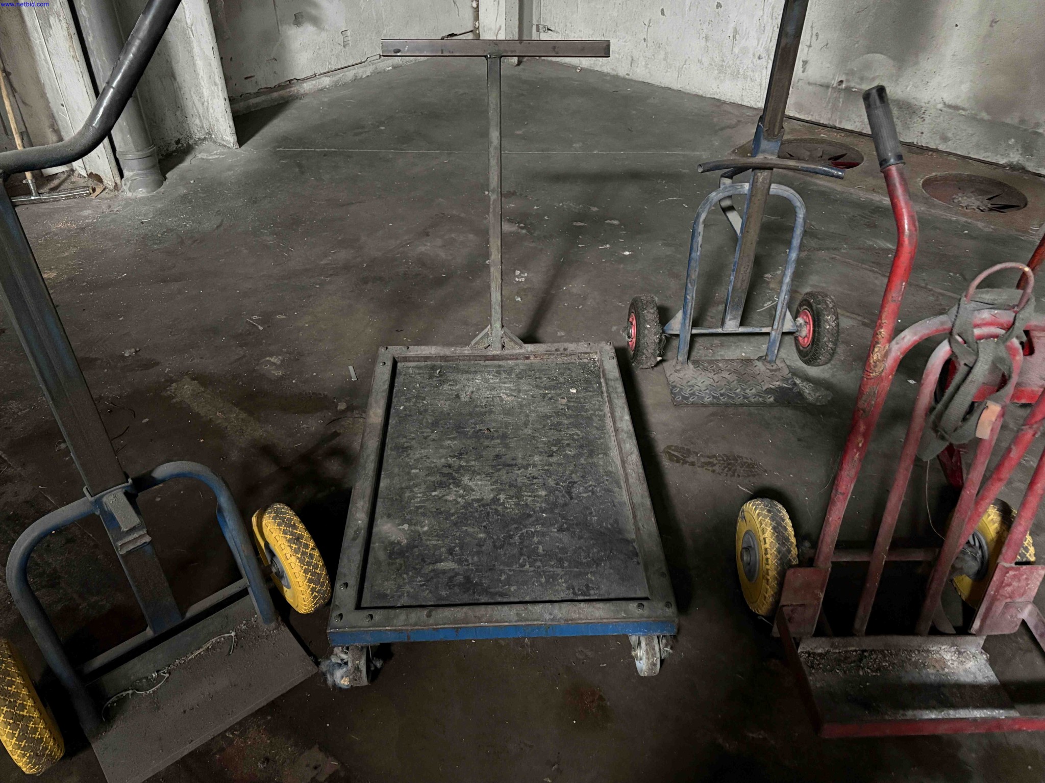 6 Warehouse material-handling trolleys – foto 3 – kavel bij NetBid, Sint Baafs Vijve