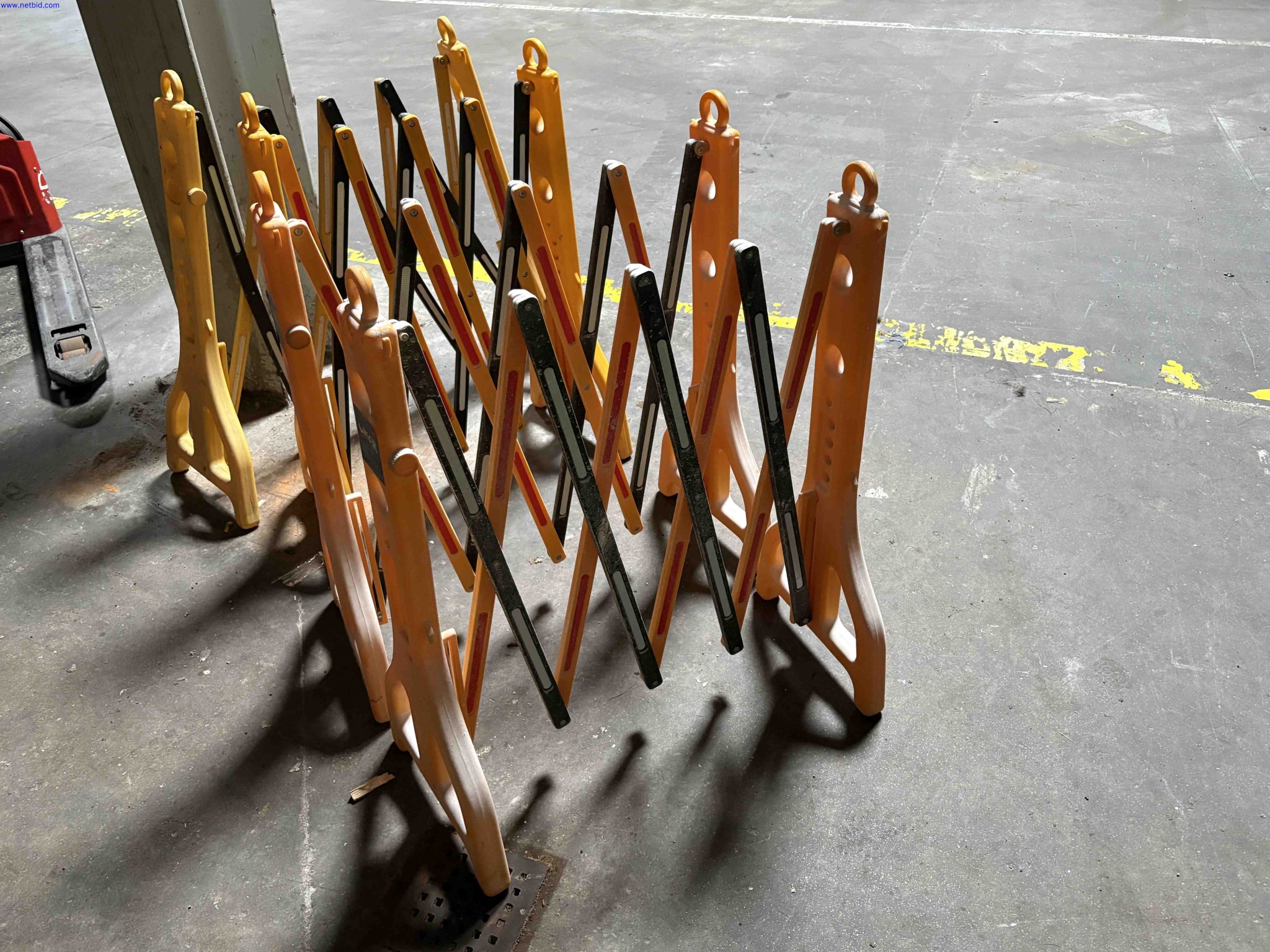 4 Safety barriers Laser 7490 – foto 4 – kavel bij NetBid, Sint Baafs Vijve