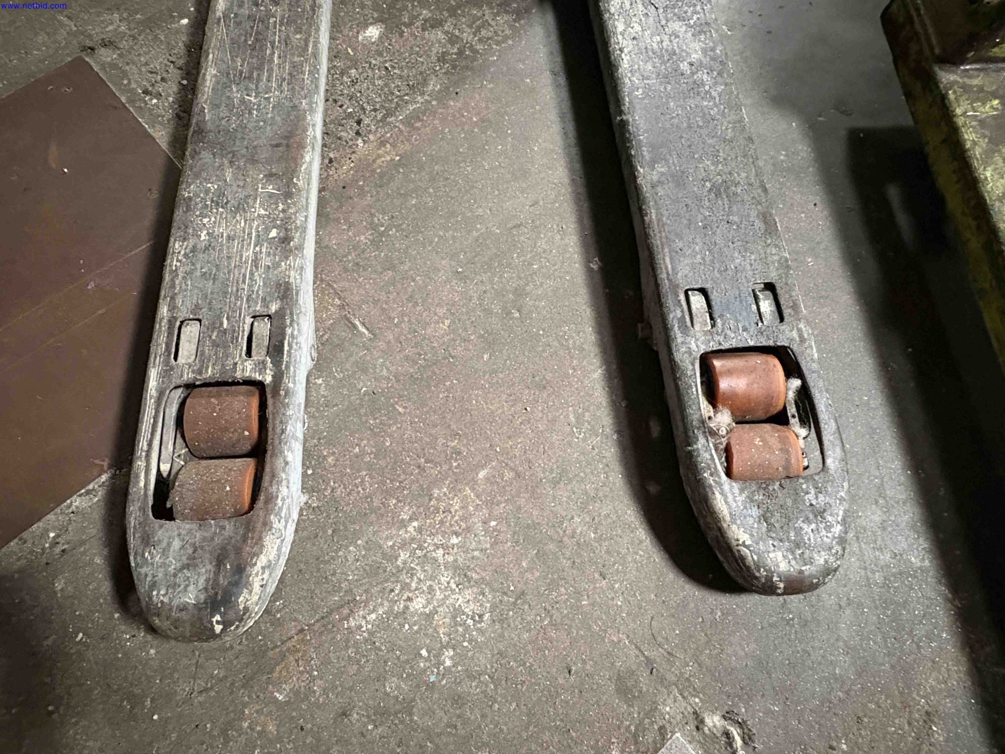 3 Pallet trucks Crown – foto 14 – kavel bij NetBid, Sint Baafs Vijve