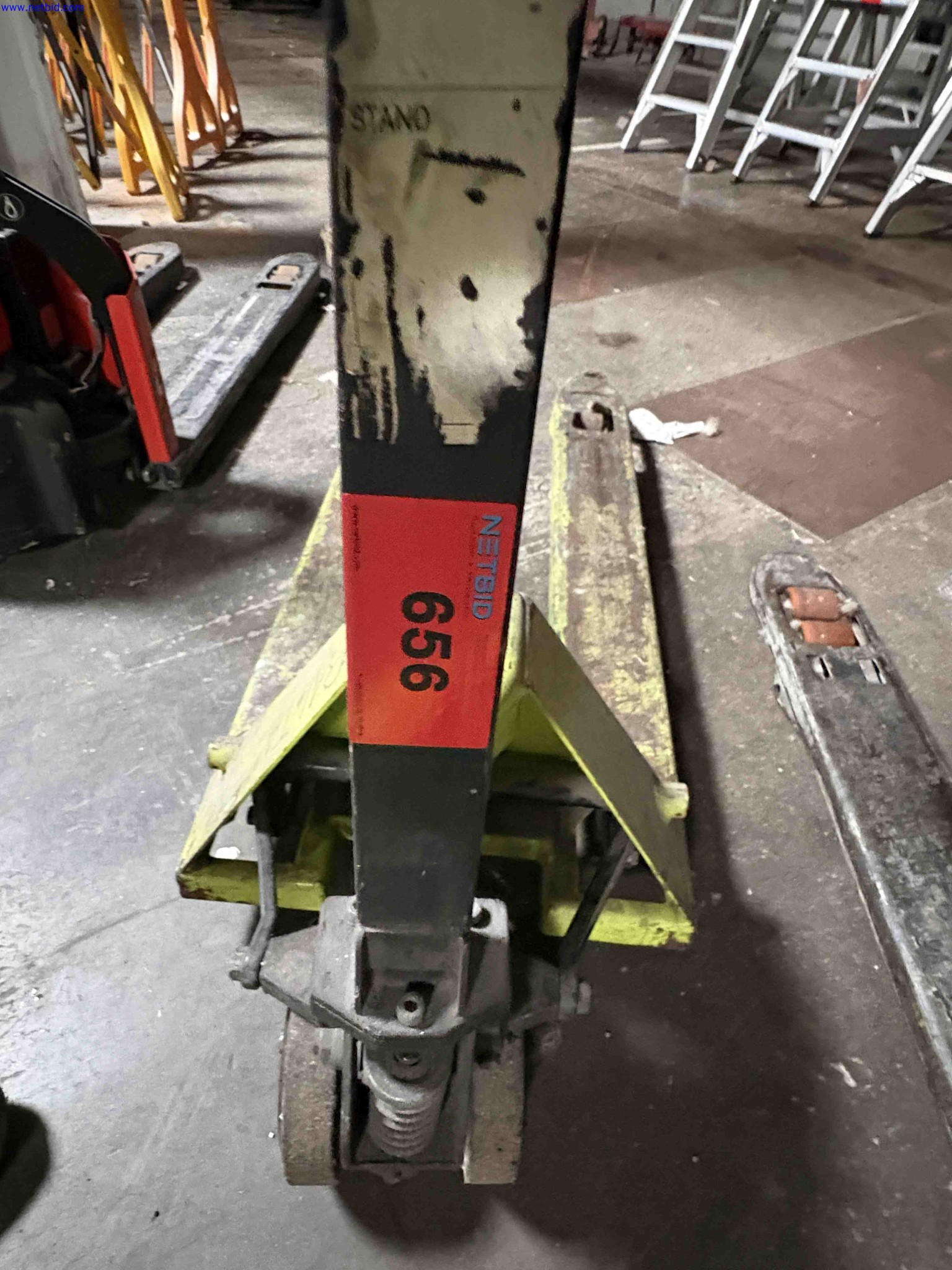 3 Pallet trucks Crown – foto 17 – kavel bij NetBid, Sint Baafs Vijve