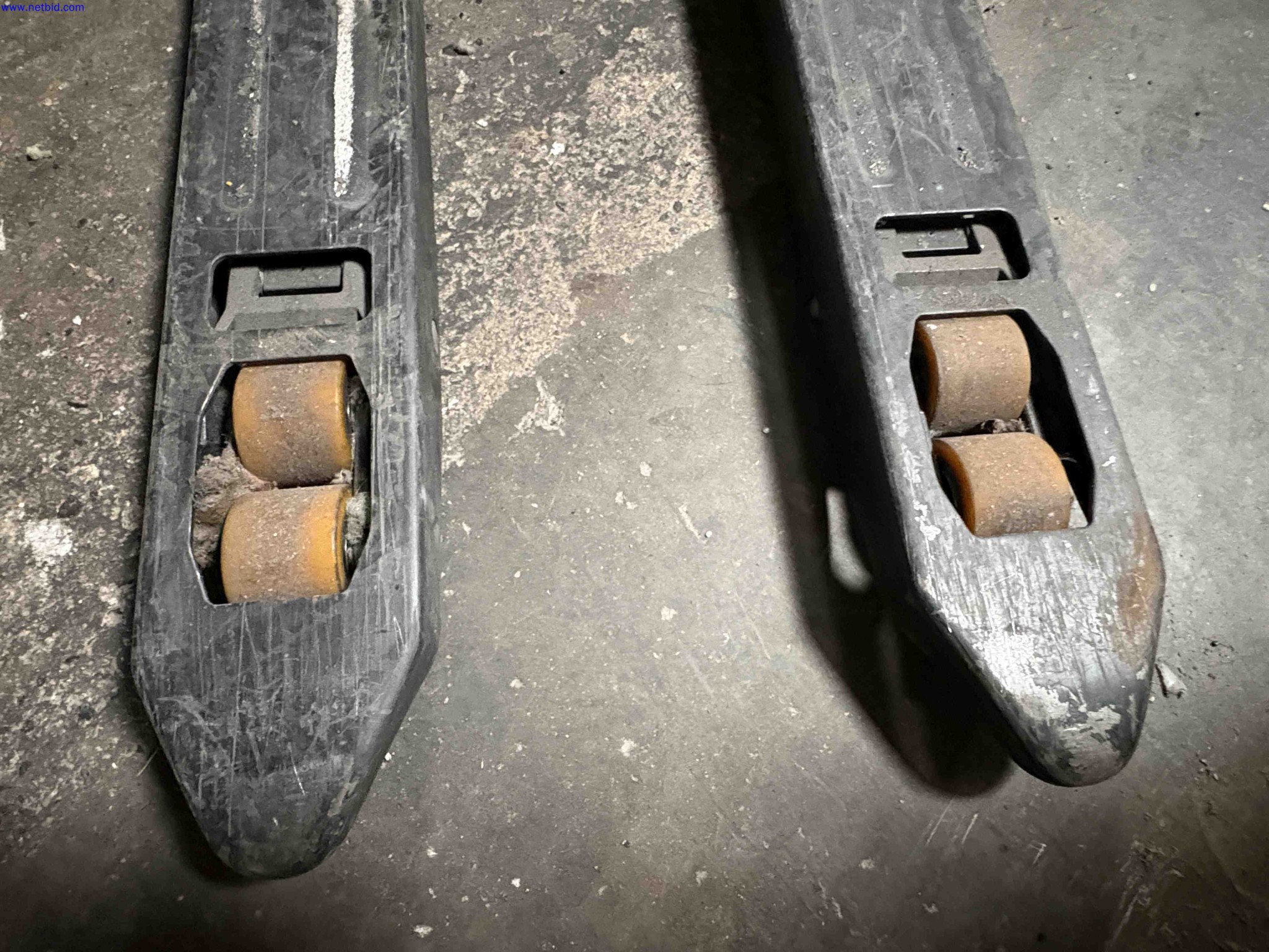3 Pallet trucks Crown – foto 4 – kavel bij NetBid, Sint Baafs Vijve