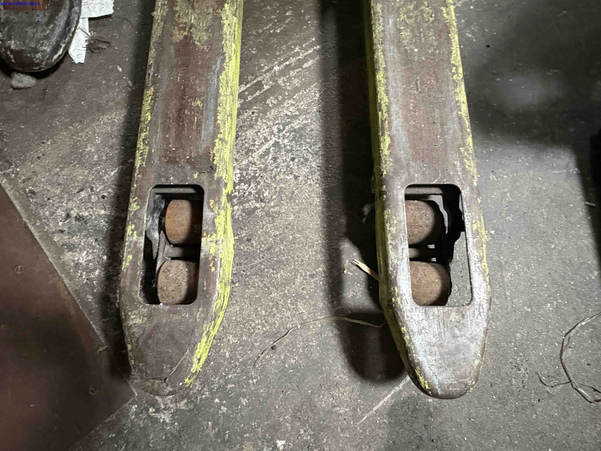 3 Pallet trucks Crown – foto 9 – kavel bij NetBid, Sint Baafs Vijve