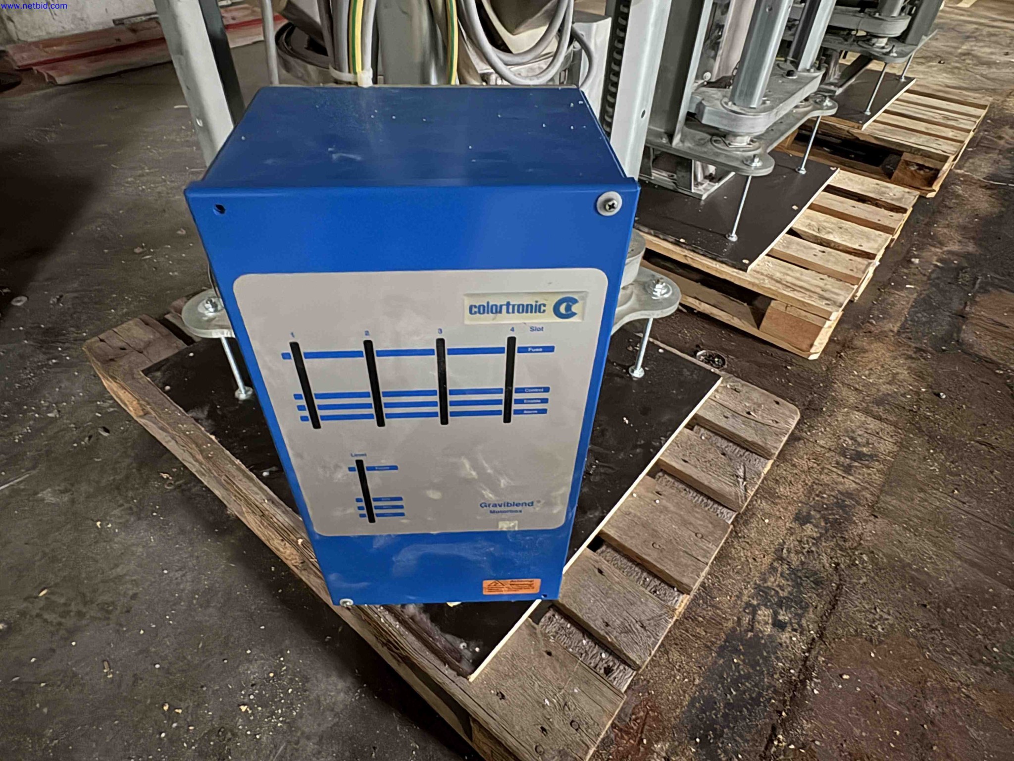 3 Gravimetric dosing and mixing systems Colortronic M20/M25 modules – foto 12 – kavel bij NetBid, Sint Baafs Vijve