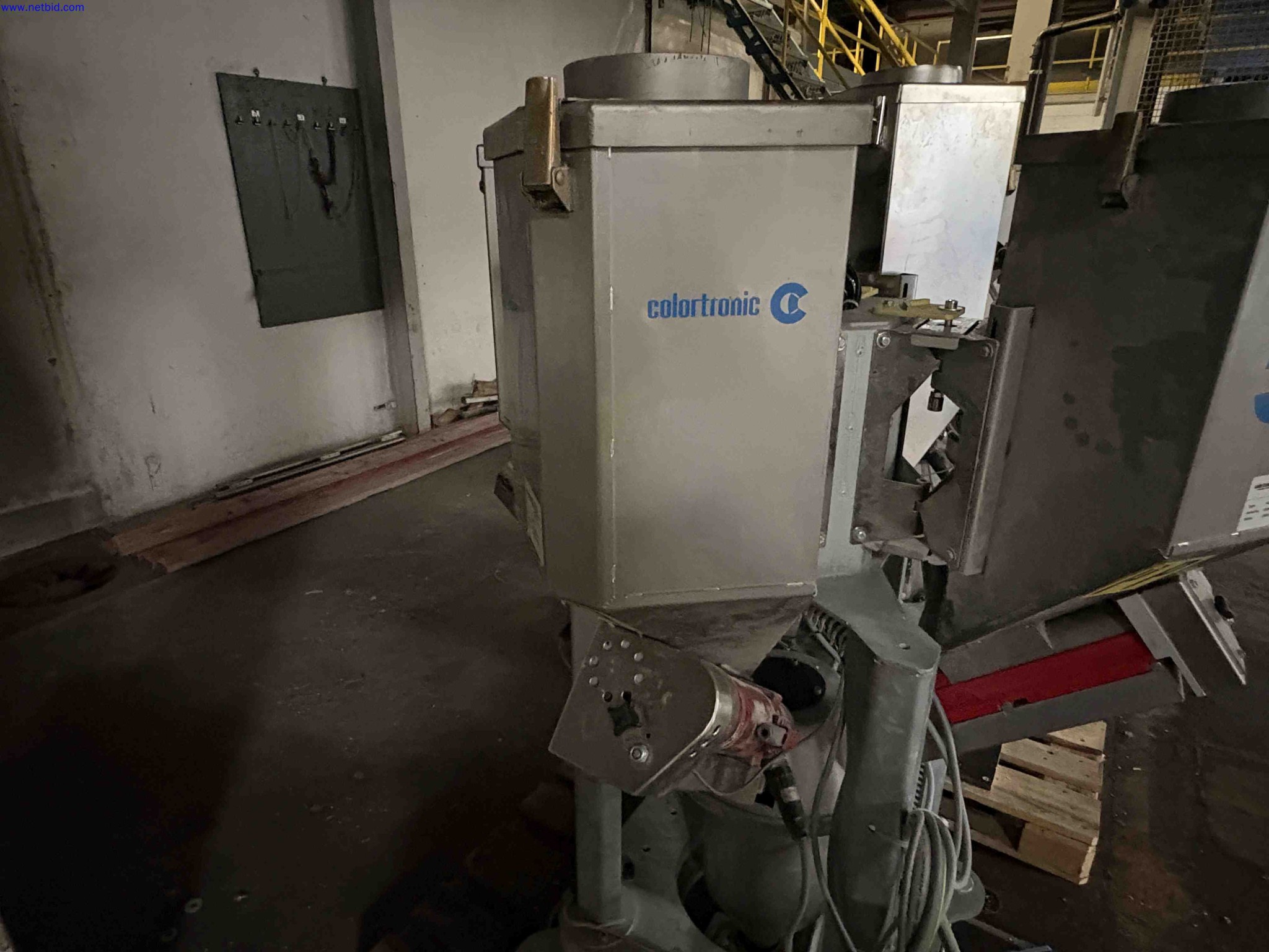 3 Gravimetric dosing and mixing systems Colortronic M20/M25 modules – foto 6 – kavel bij NetBid, Sint Baafs Vijve