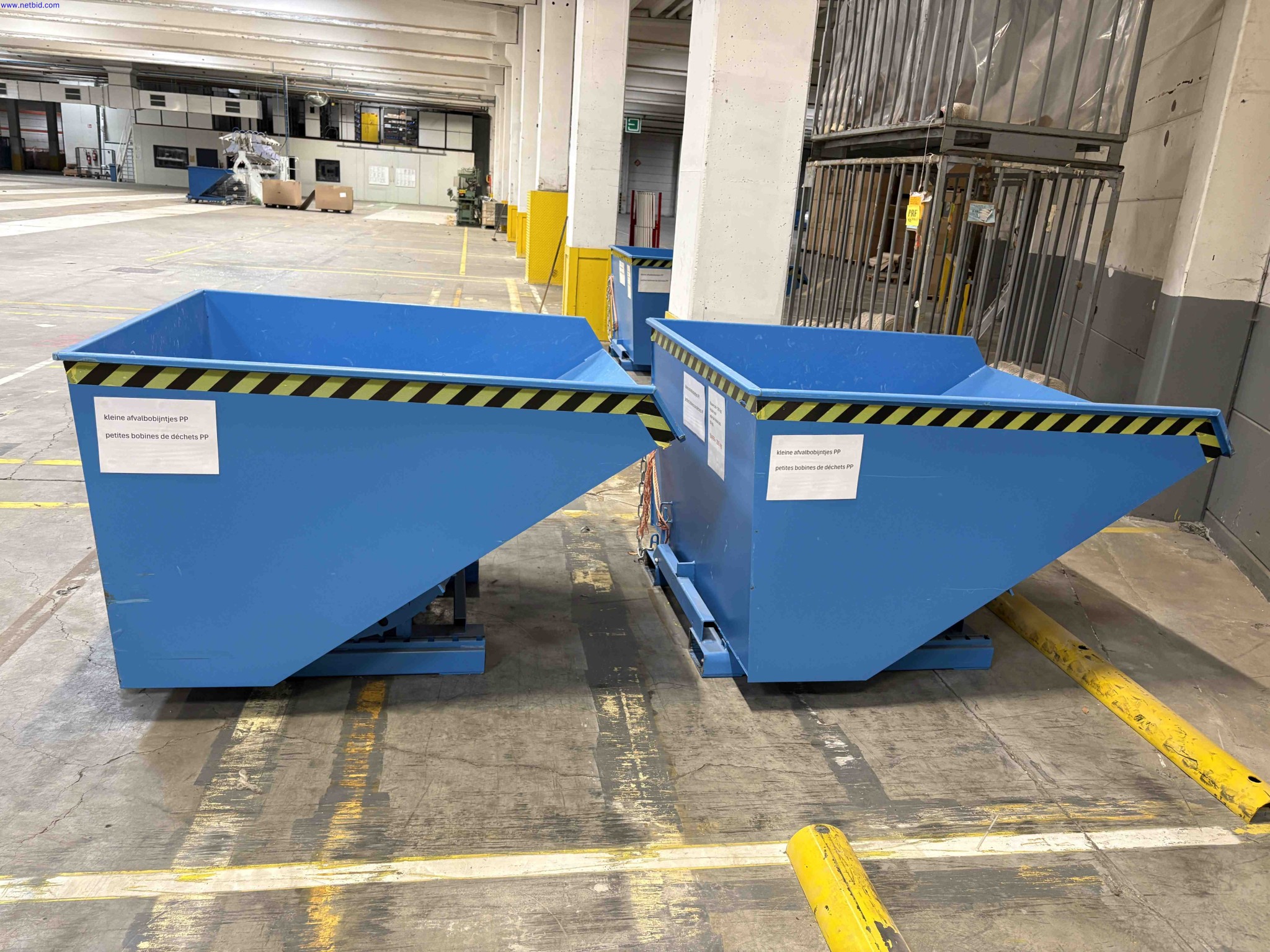 3 Fork-truck tipper skips Bauer EXPO 1700 – foto 6 – kavel bij NetBid, Sint Baafs Vijve