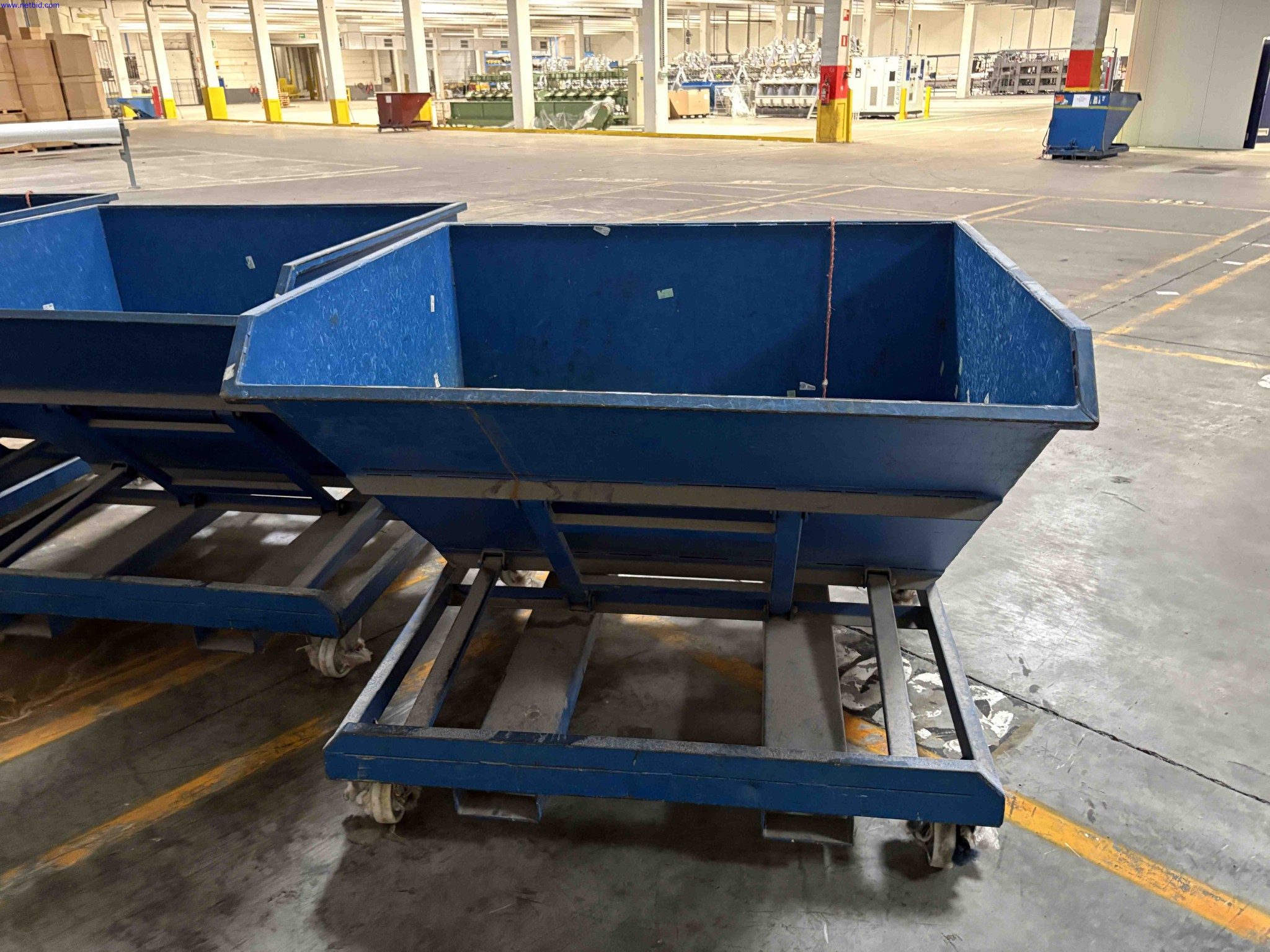 4 Fork-truck tipper skips Paul Sutter – foto 3 – kavel bij NetBid, Sint Baafs Vijve