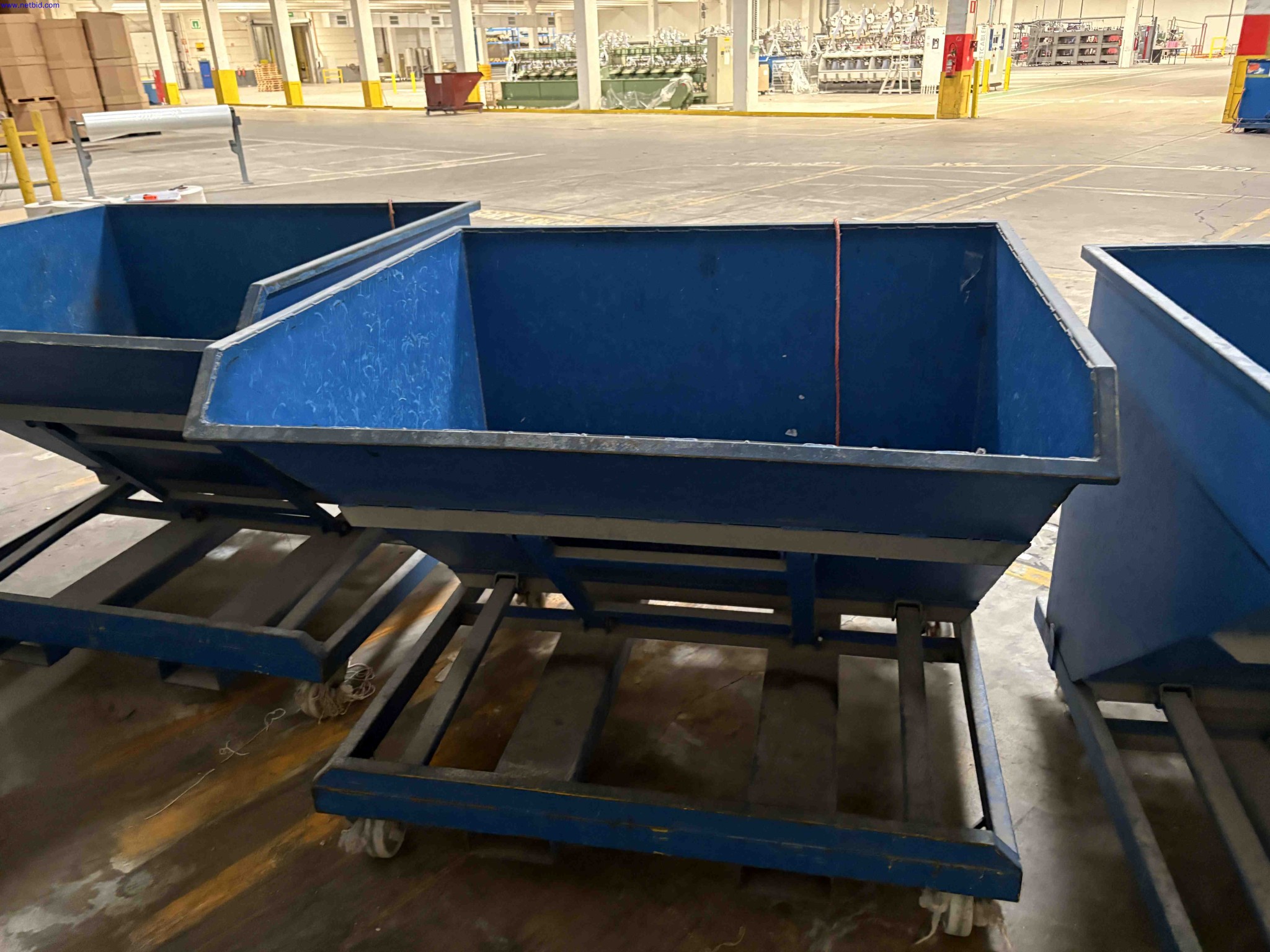4 Fork-truck tipper skips Paul Sutter – foto 5 – kavel bij NetBid, Sint Baafs Vijve
