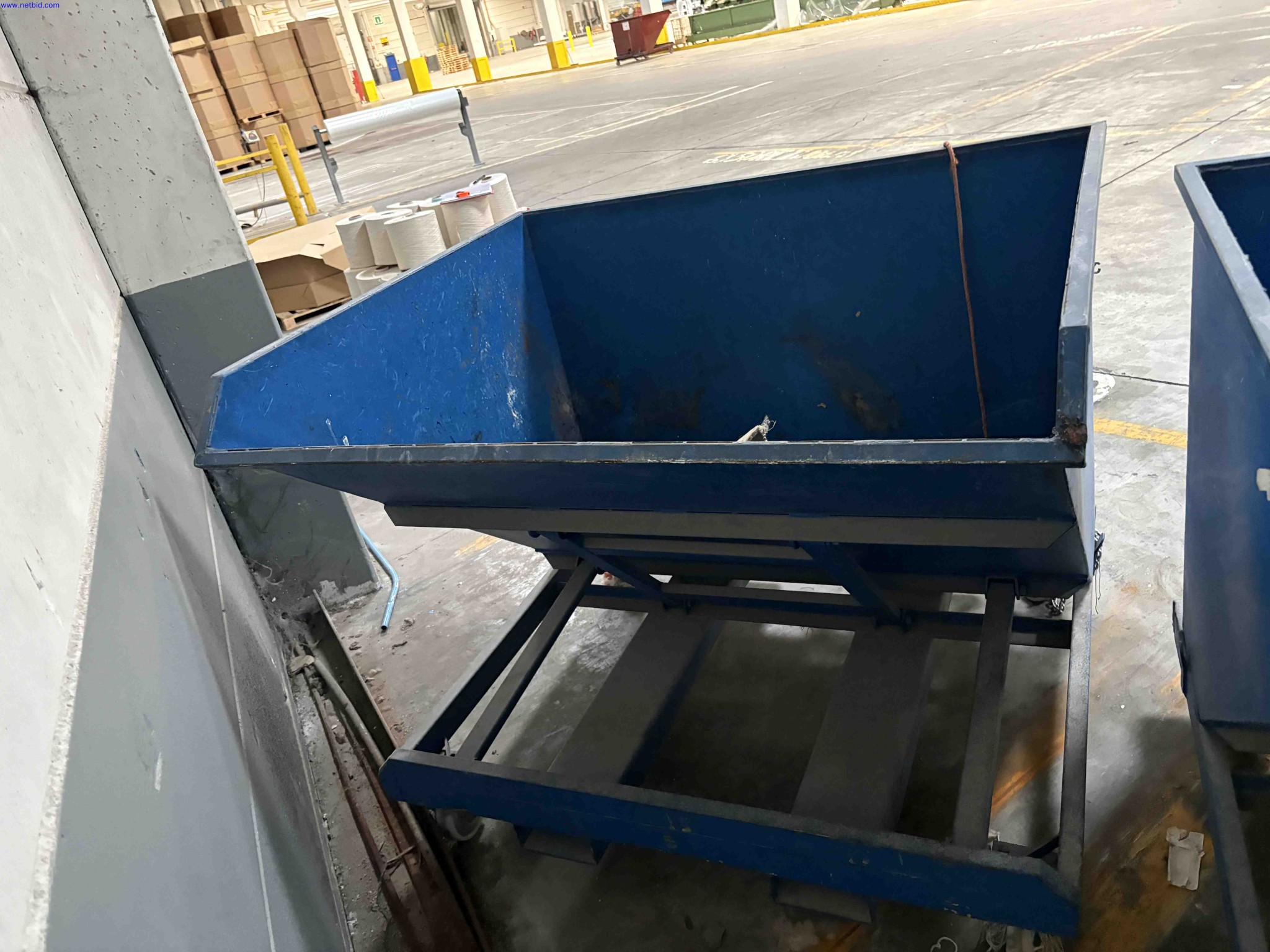 4 Fork-truck tipper skips Paul Sutter – foto 6 – kavel bij NetBid, Sint Baafs Vijve