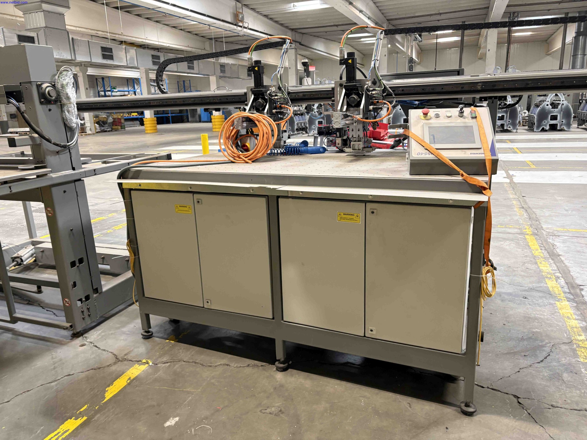 Carpet overedging sewing system Van de Wiele TITAN 5540 – foto 10 – kavel bij NetBid, Sint Baafs Vijve