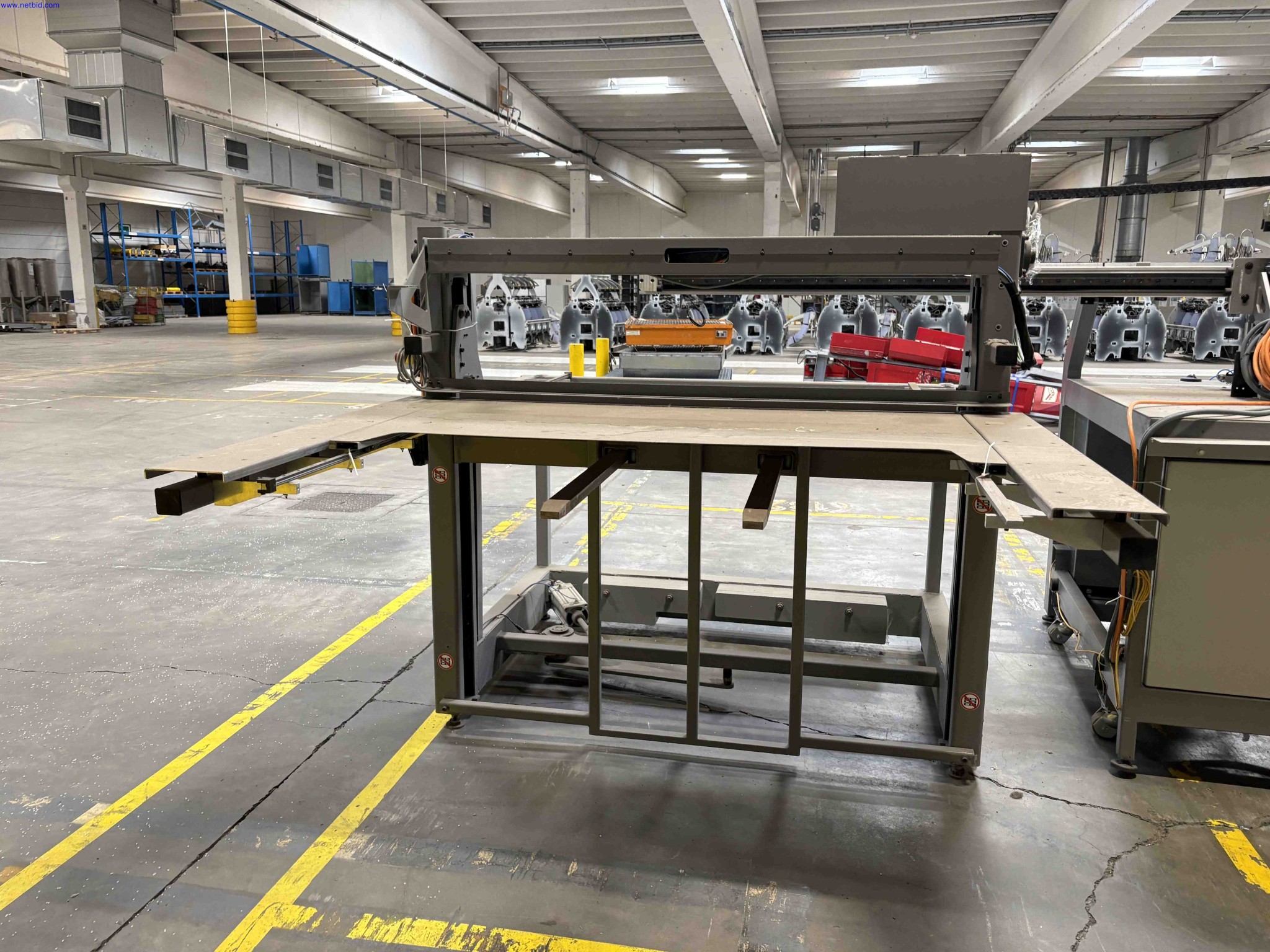 Carpet overedging sewing system Van de Wiele TITAN 5540 – foto 13 – kavel bij NetBid, Sint Baafs Vijve