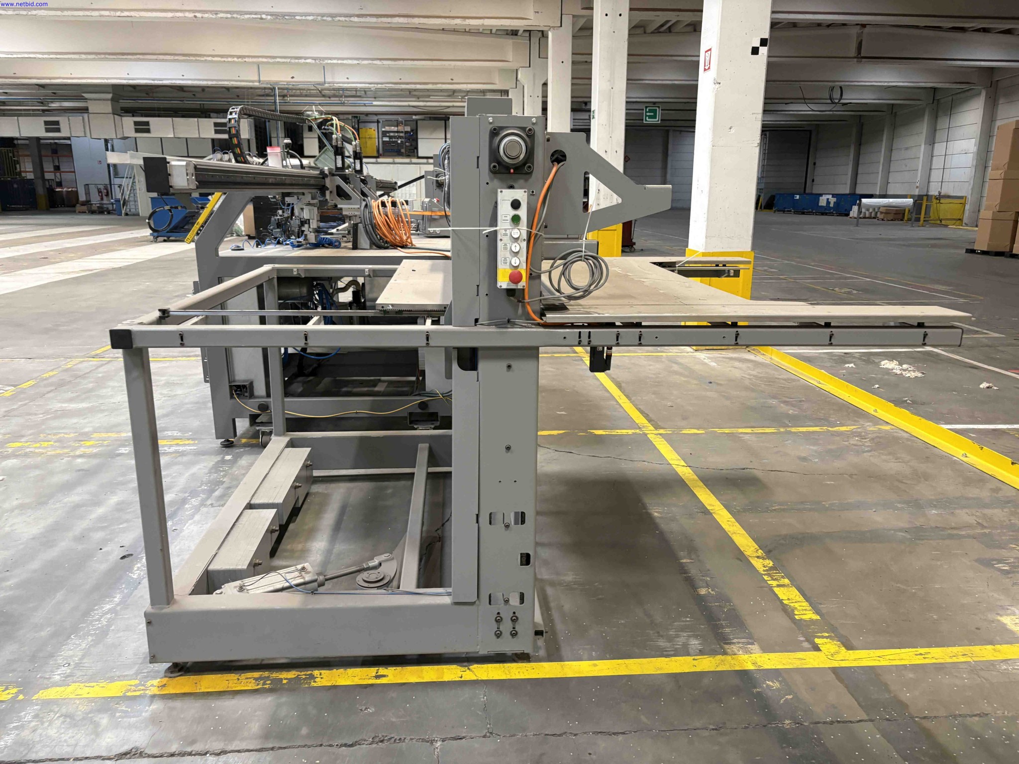 Carpet overedging sewing system Van de Wiele TITAN 5540 – foto 14 – kavel bij NetBid, Sint Baafs Vijve