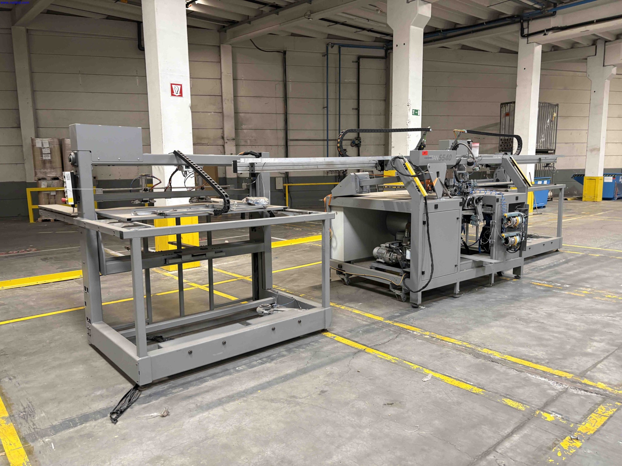 Carpet overedging sewing system Van de Wiele TITAN 5540 – foto 2 – kavel bij NetBid, Sint Baafs Vijve