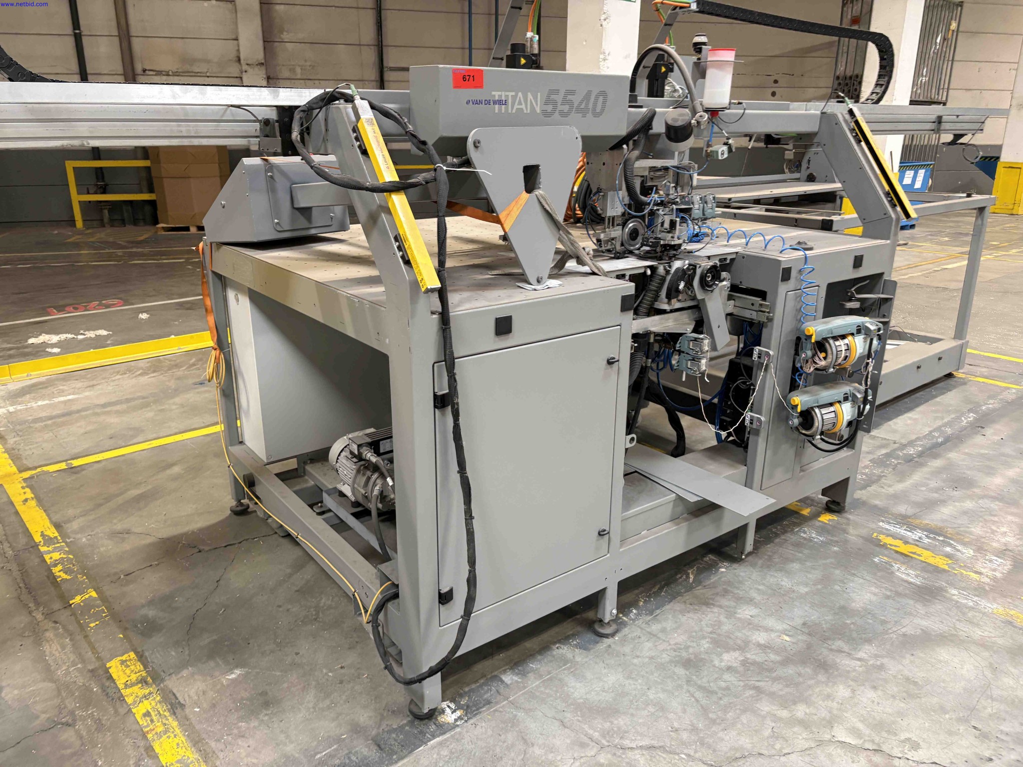 Carpet overedging sewing system Van de Wiele TITAN 5540 – foto 7 – kavel bij NetBid, Sint Baafs Vijve