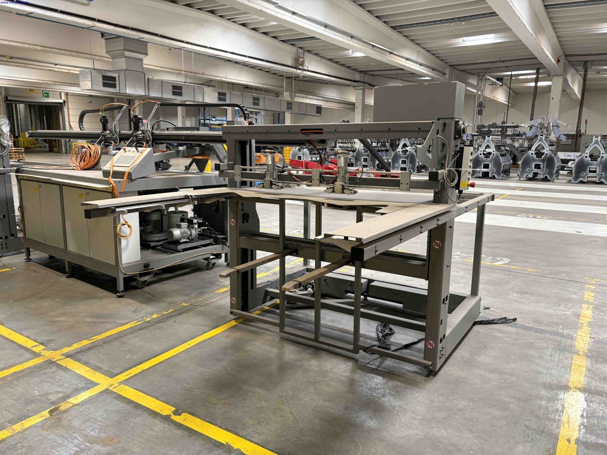 Carpet overedging sewing system Van de Wiele TITAN 5540 – foto 9 – kavel bij NetBid, Sint Baafs Vijve