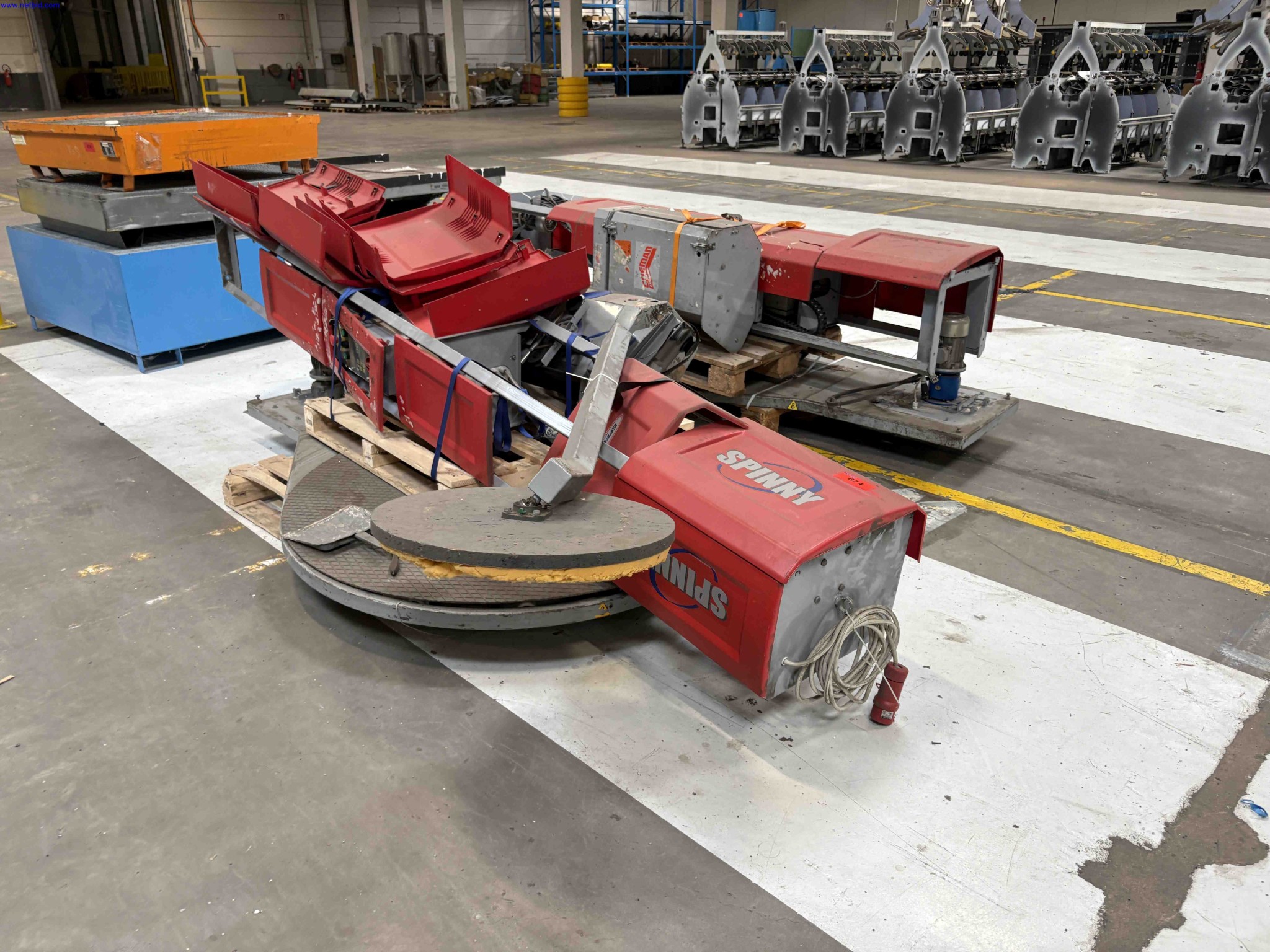 Uzavření závodu společnosti Balta Industries (Belgie) – výrobní závody výrobce koberců-1