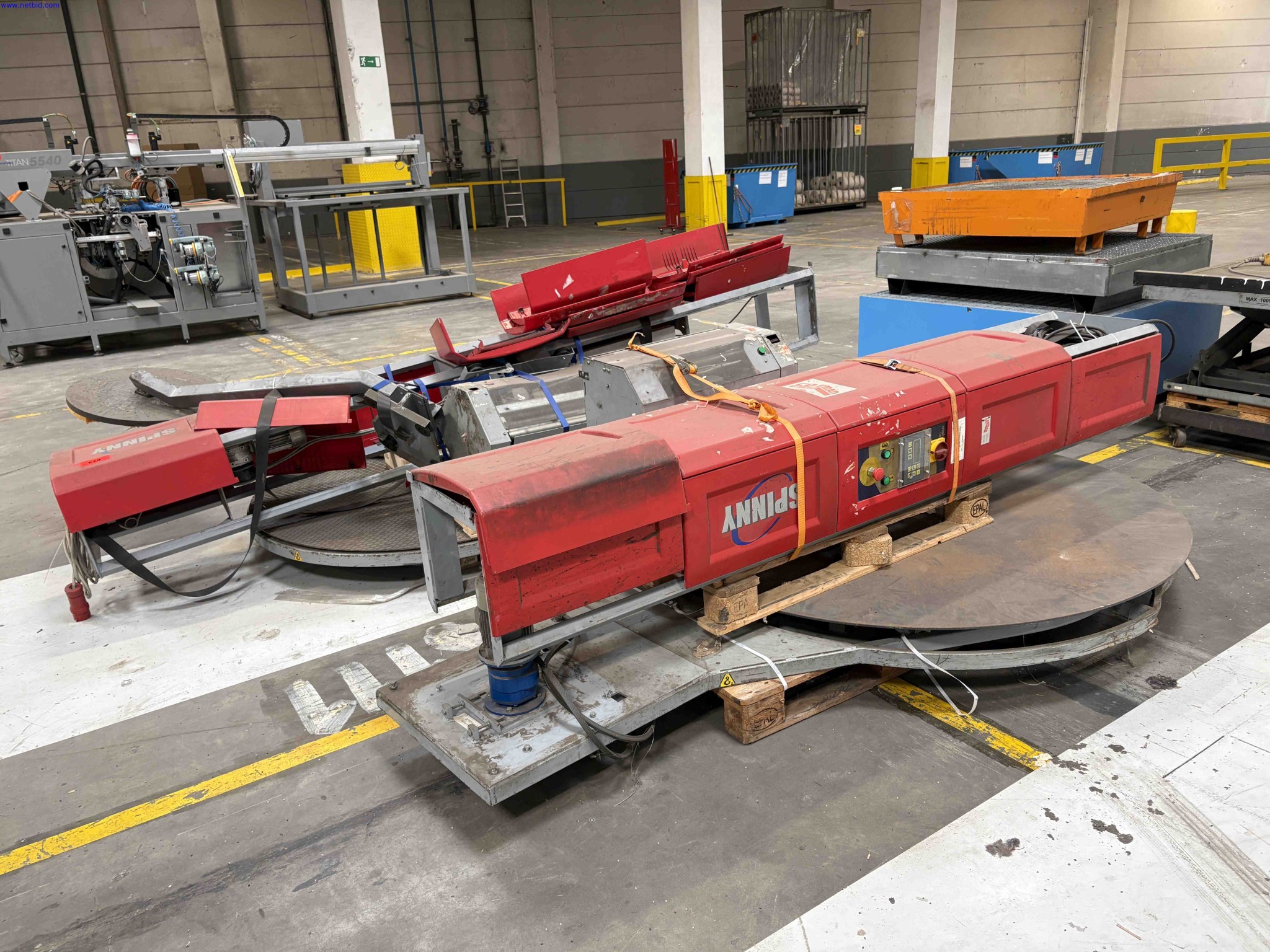 2 Semi-automatic pallet stretch-wrapping machines Coeman Spinny S300 – foto 4 – kavel bij NetBid, Sint Baafs Vijve