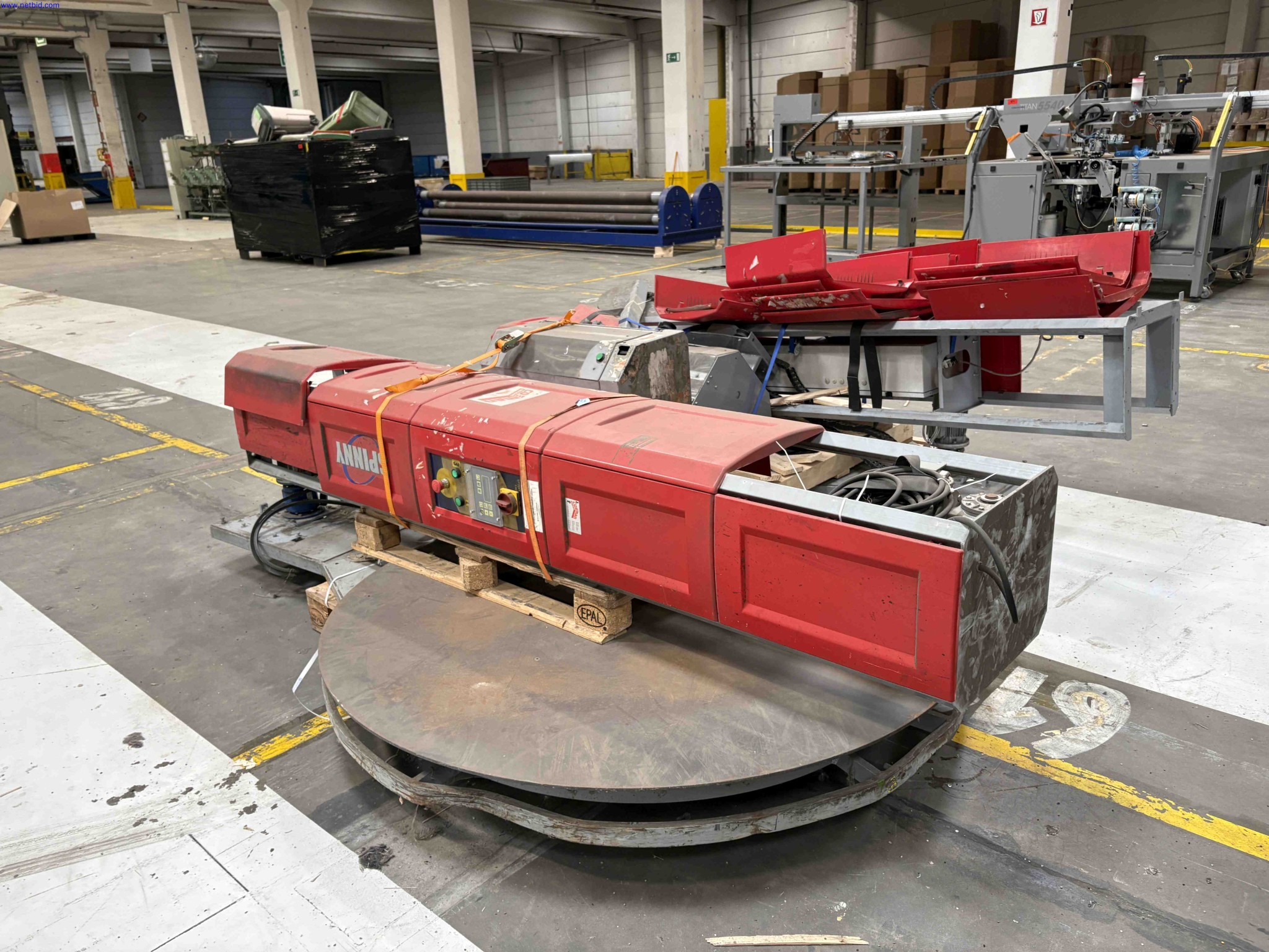 2 Semi-automatic pallet stretch-wrapping machines Coeman Spinny S300 – foto 5 – kavel bij NetBid, Sint Baafs Vijve