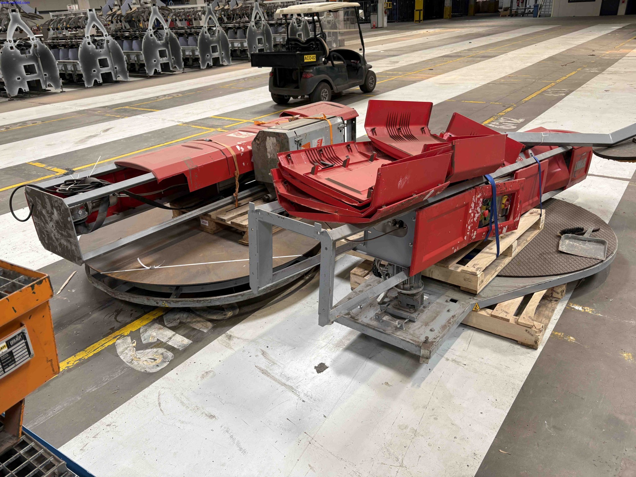 2 Semi-automatic pallet stretch-wrapping machines Coeman Spinny S300 – foto 6 – kavel bij NetBid, Sint Baafs Vijve