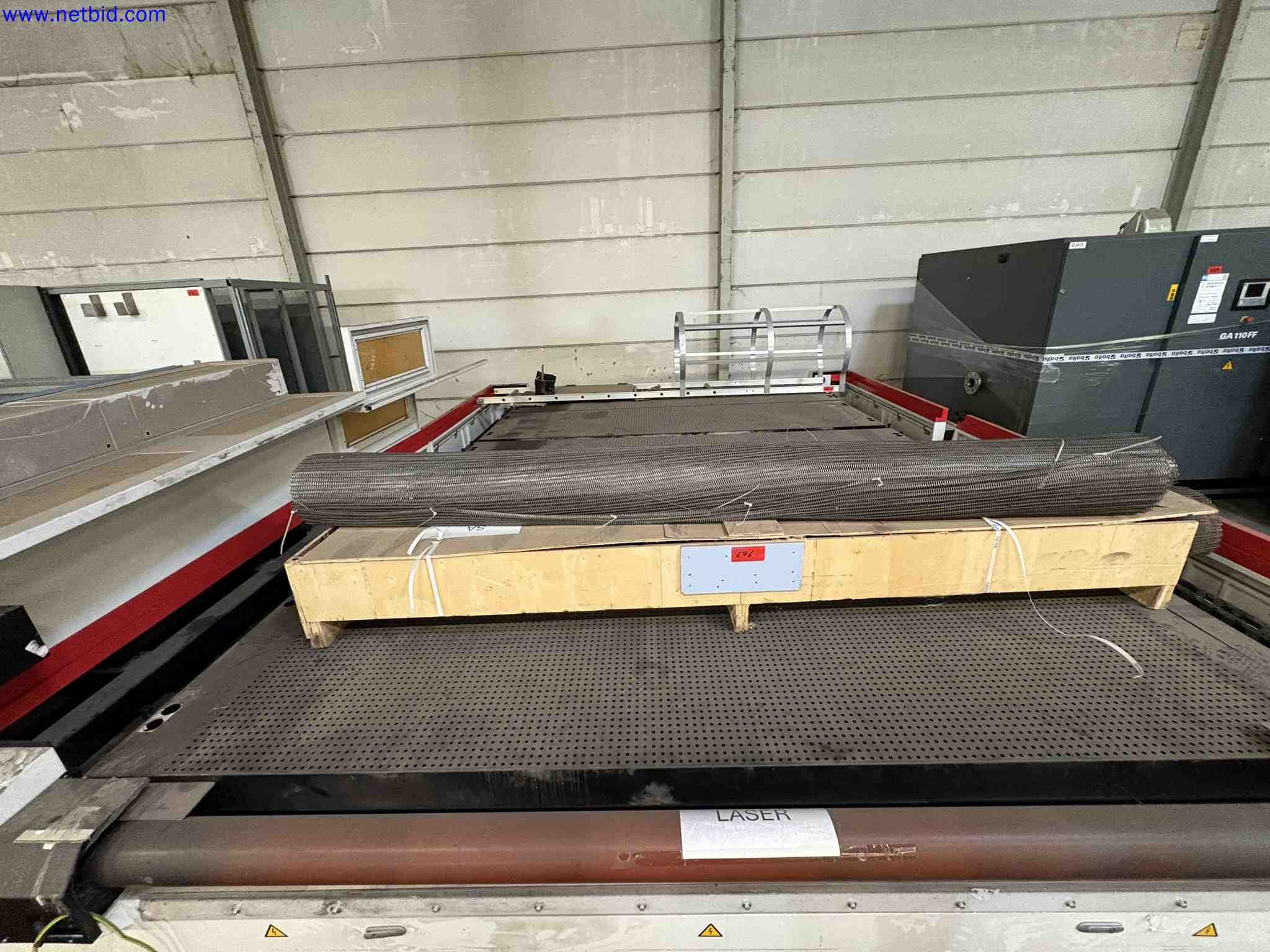 Laser Engraving and Cutting Machine Wuhan Goldenlaser Co., Ltd JMCCJG-250300LD – foto 3 – kavel bij NetBid, Sint Baafs Vijve