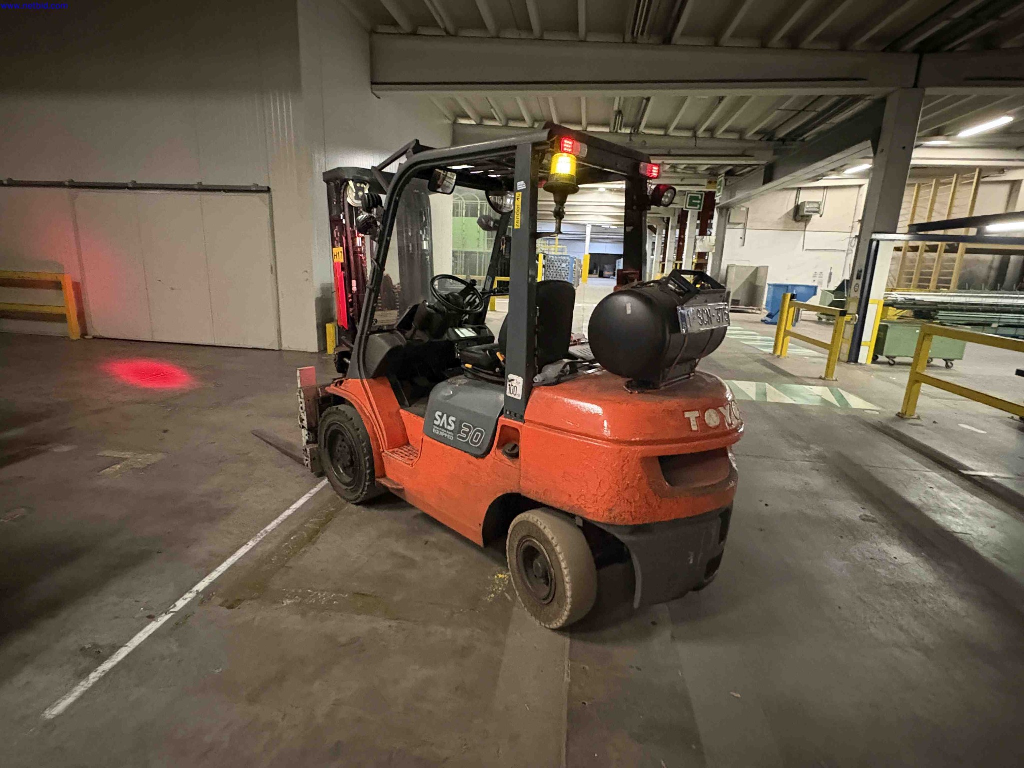 LPG counterbalance forklift truck Toyota 02-7FGF30 – foto 3 – kavel bij NetBid, Sint Baafs Vijve