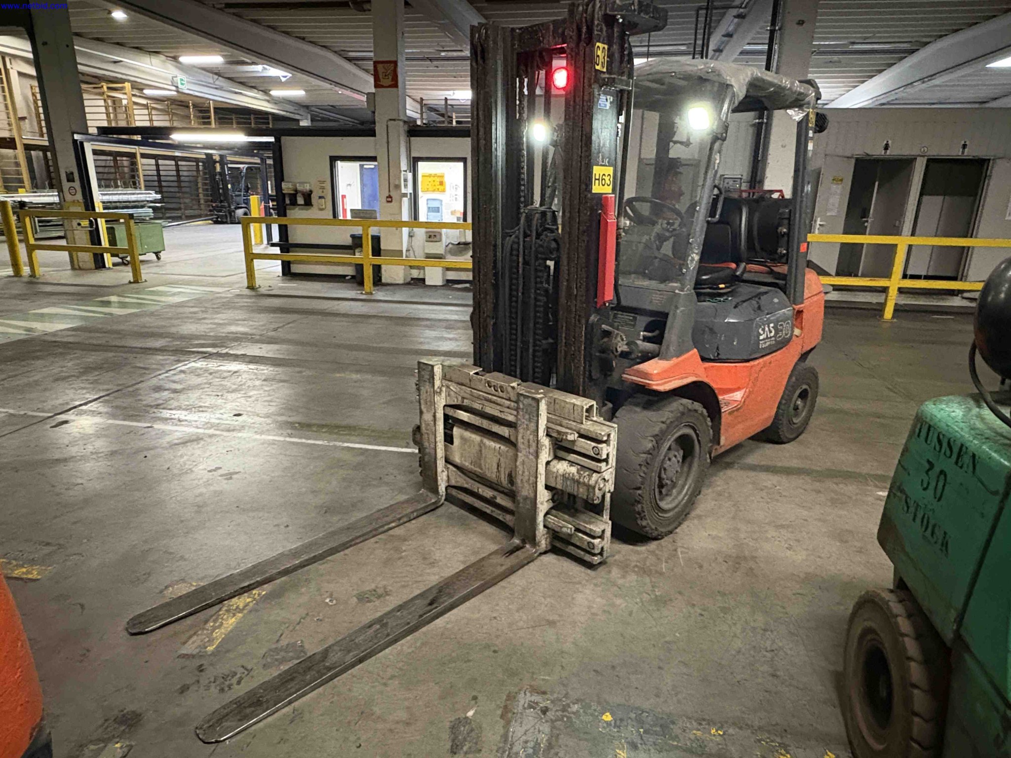 LPG counterbalance forklift truck Toyota 02-7FGF30 – foto 2 – kavel bij NetBid, Sint Baafs Vijve