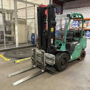 Vysokozdvižný vozík s protizávažím na LPG Mitsubishi FG35N