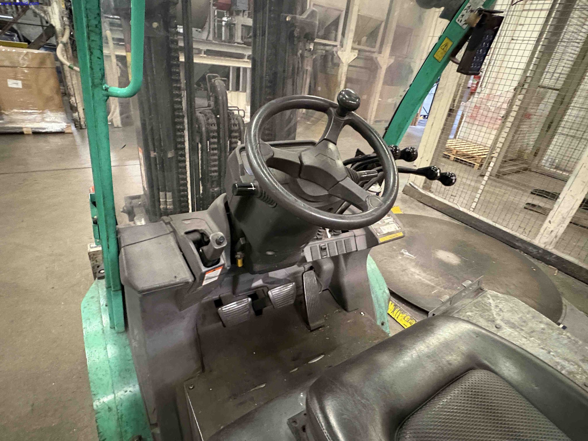 LPG counterbalance forklift truck Mitsubishi FG35N – foto 8 – kavel bij NetBid, Sint Baafs Vijve