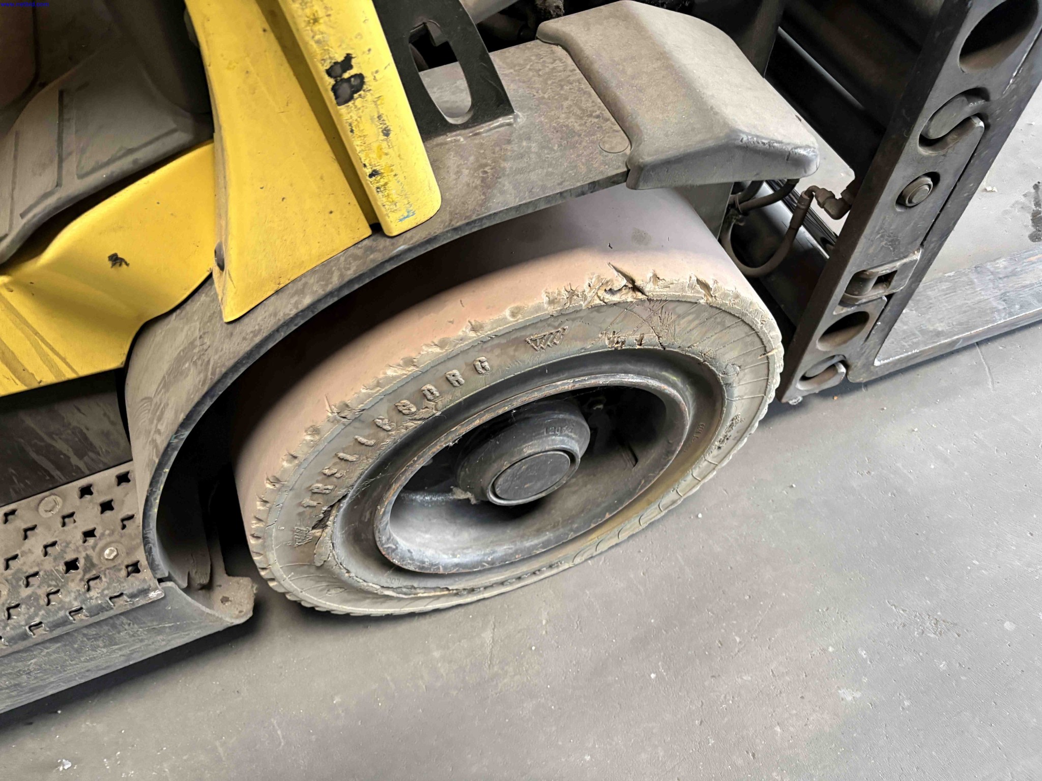 LPG counterbalance forklift truck Hyster H2.5FT – foto 10 – kavel bij NetBid, Sint Baafs Vijve