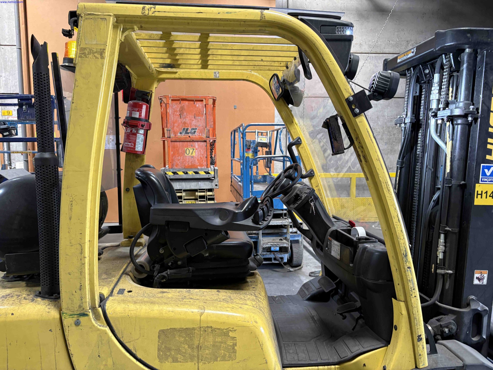 LPG counterbalance forklift truck Hyster H2.5FT – foto 11 – kavel bij NetBid, Sint Baafs Vijve