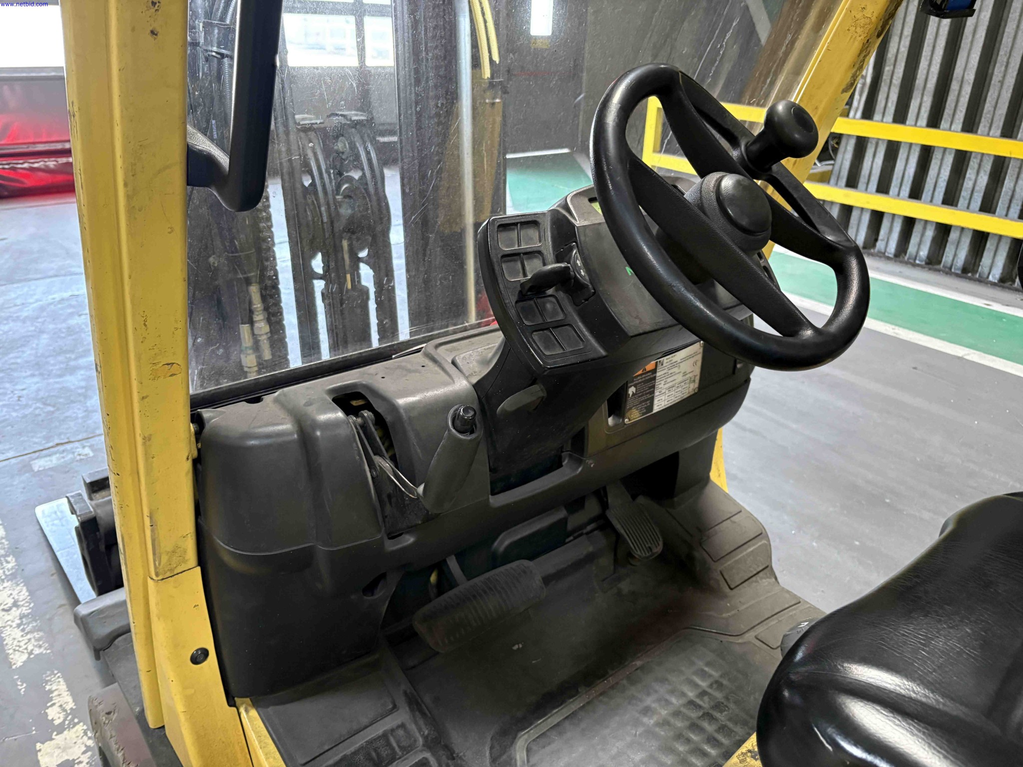 LPG counterbalance forklift truck Hyster H2.5FT – foto 13 – kavel bij NetBid, Sint Baafs Vijve