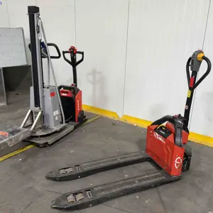 2 Electric pallet truck EP Equipment EL20