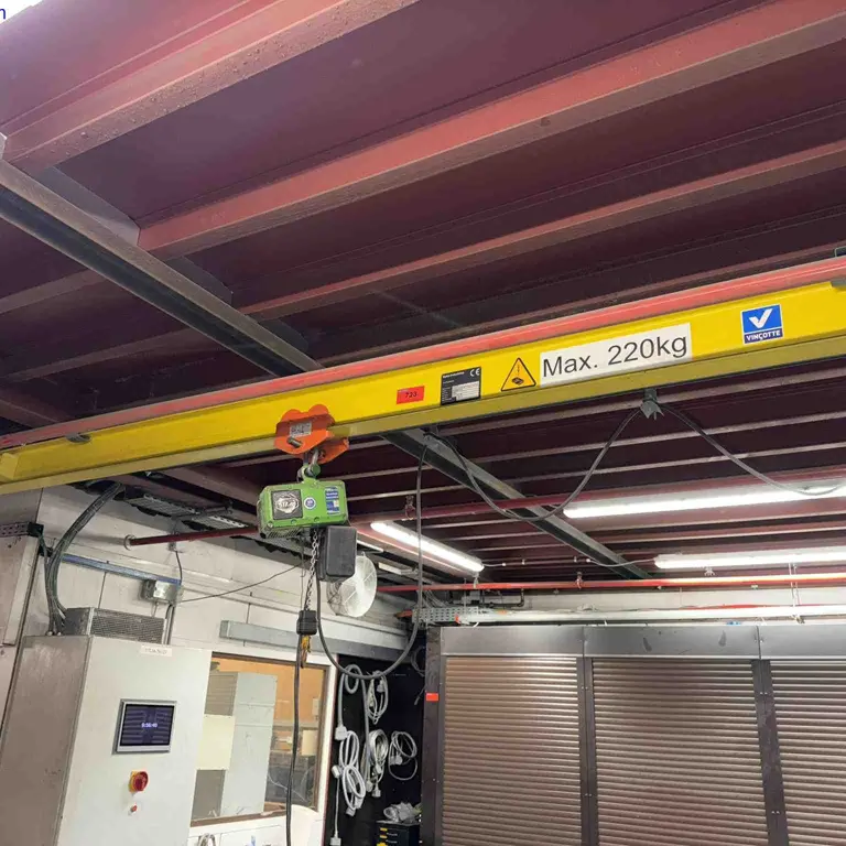 Overhead workshop crane HITACHI 1/4 SH2